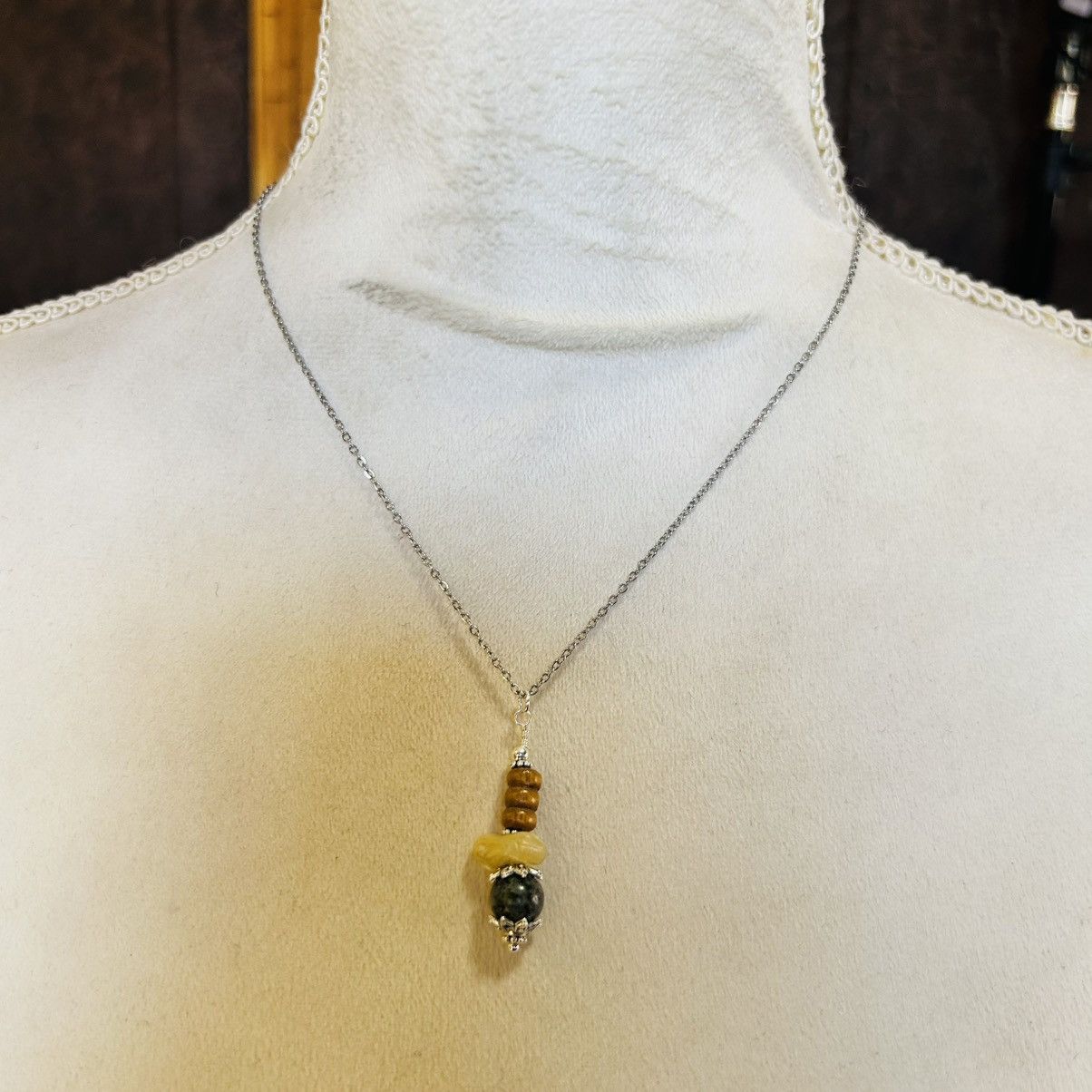 Handmade Handcrafted elegant genuine stone pendant on chain necklace Size ONE SIZE - 3 Thumbnail