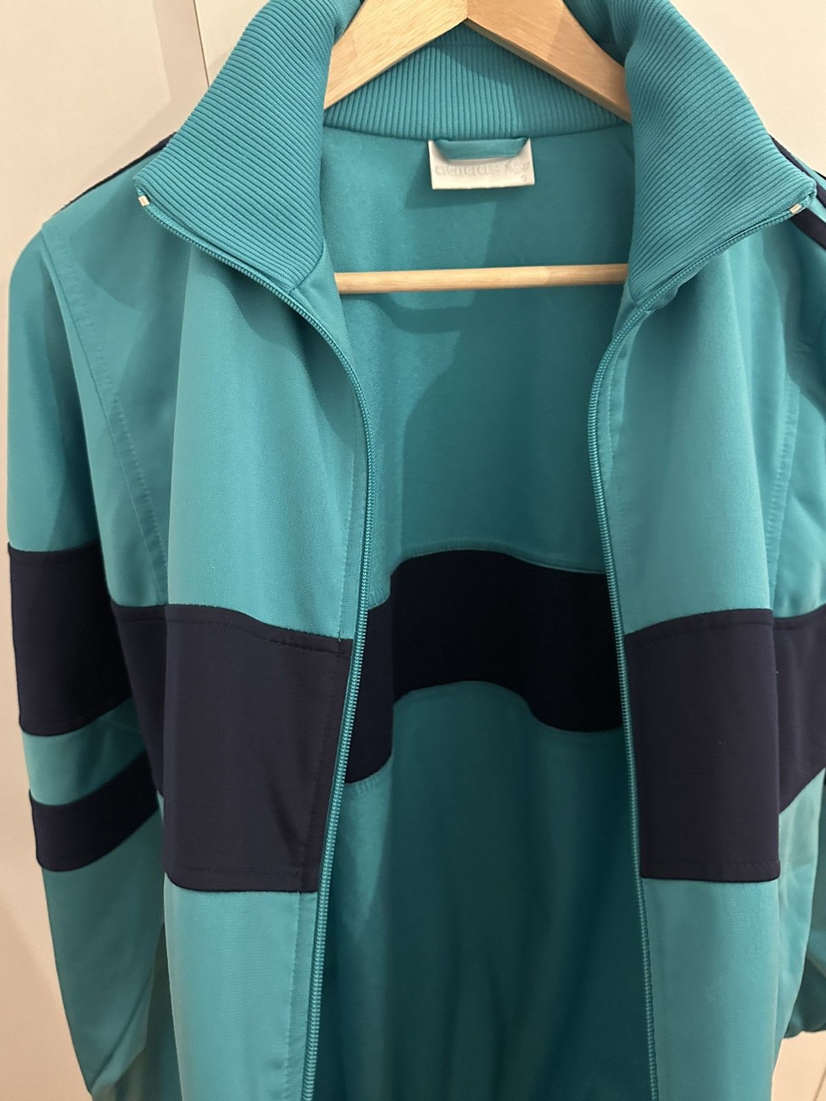 Adidas Adidas Jacket Size L Vintage vintage Retro Jacke Size US L / EU 52-54 / 3 - 8 Thumbnail