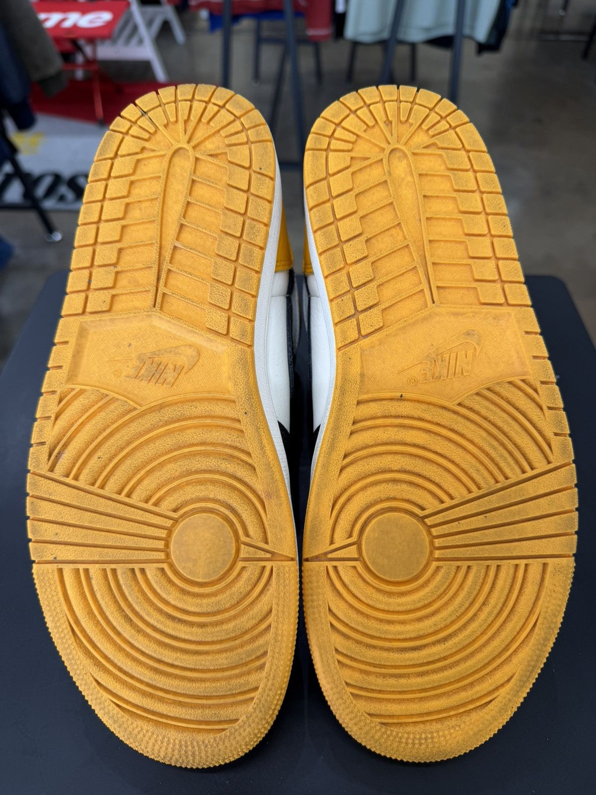 Jordan Brand Air Jordan 1 Taxi Size 9 (2022) Size US 9 / EU 42 - 9 Thumbnail