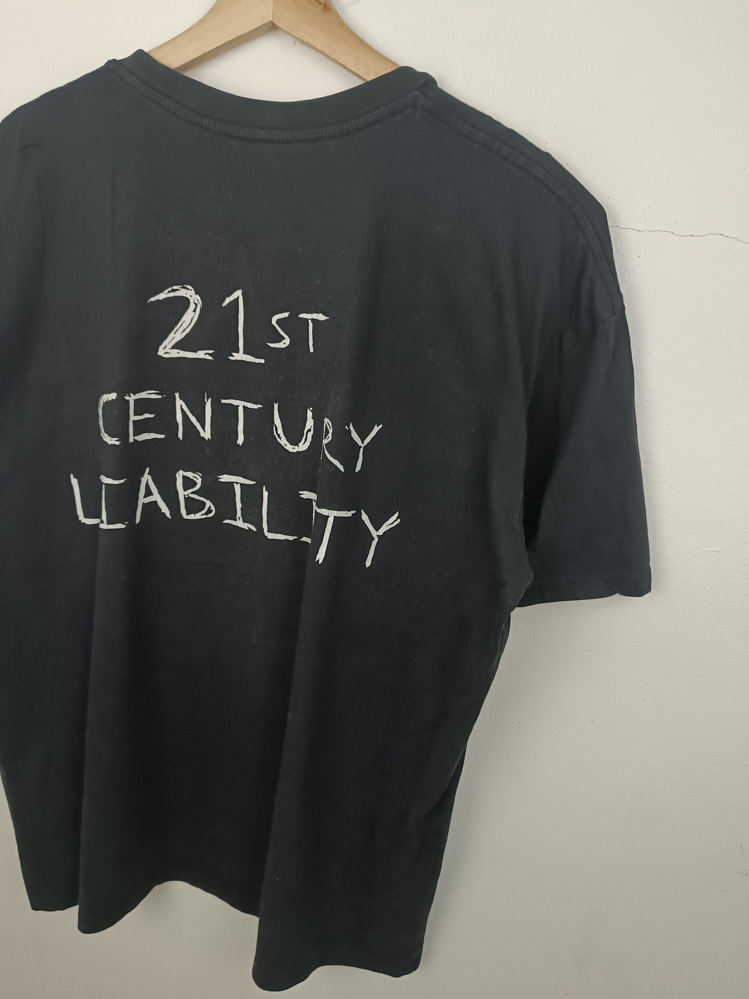 Band Tees VINTAGE YUNGBLUD 21ST CENTURY LIABILITY PUNK ROCK 182 41 TEE Size US XL / EU 56 / 4 - 16 Thumbnail
