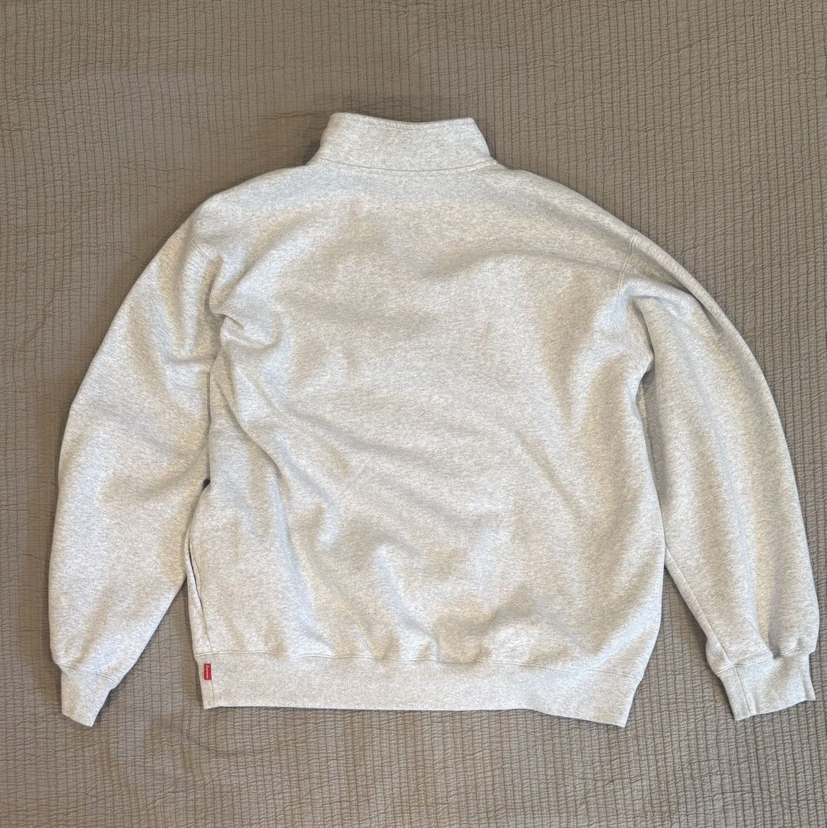 Supreme SUPREME “ASH GREY” SMALL BOX LOGO HALF ZIP (SIZE L) Size US L / EU 52-54 / 3 - 2 Thumbnail