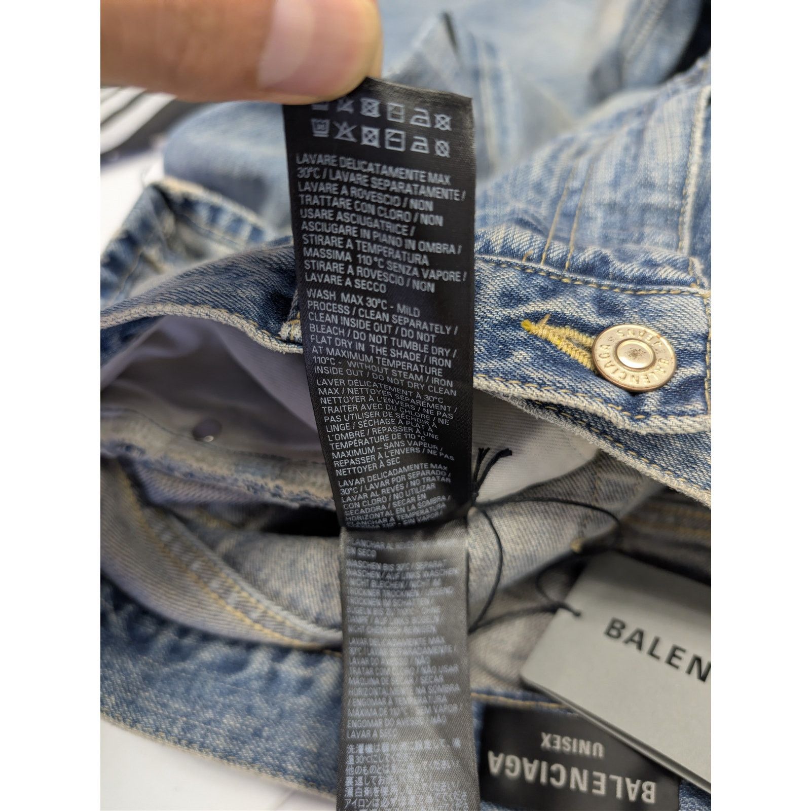 Balenciaga o1rshd1 Unisex Organic Selvedge Denim Flared Pants in Blue Size US 30 / EU 46 - 17 Thumbnail