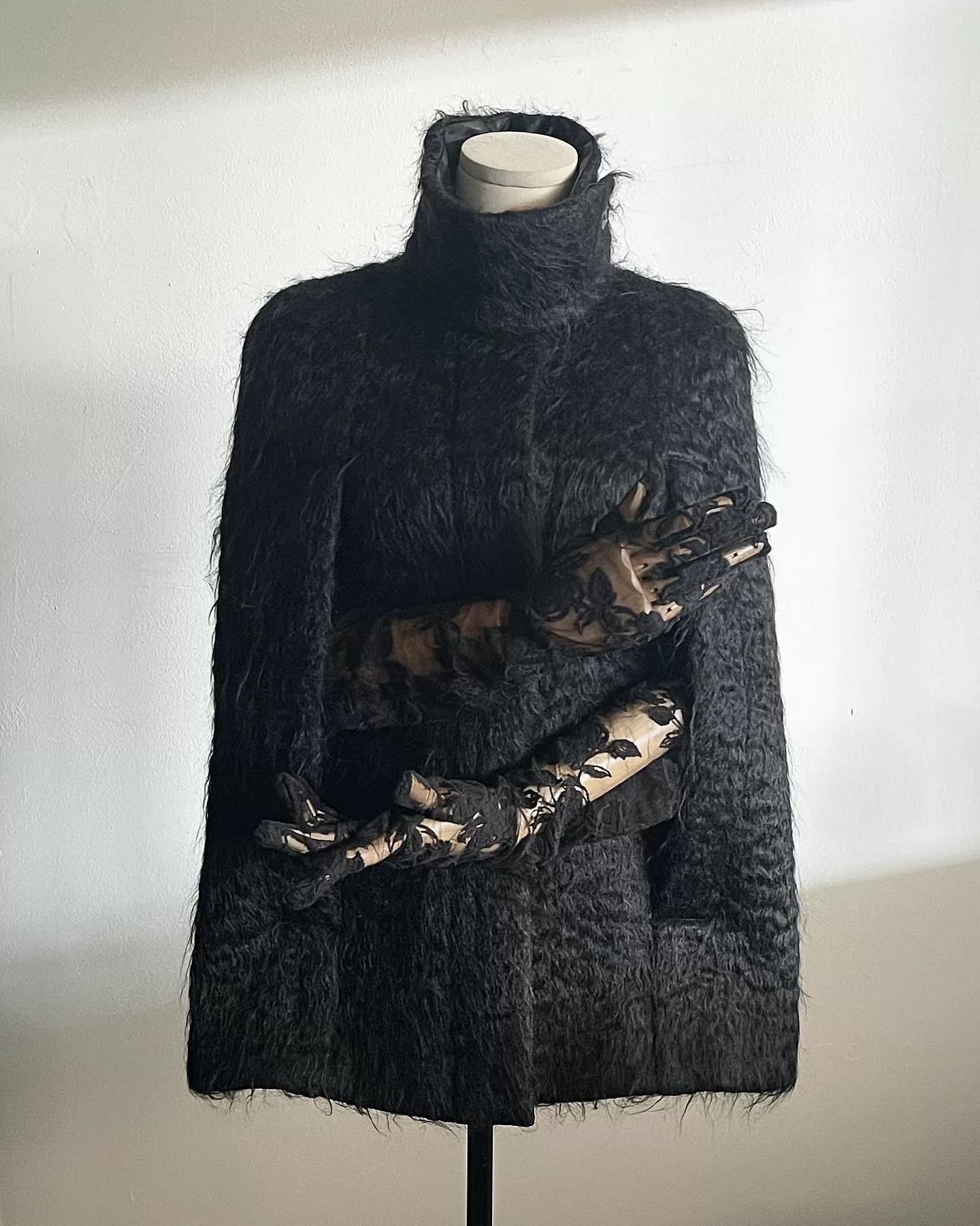 Maison Margiela black mohair cape coat by maison margiela Size S / US 4 / IT 40 - 1 Thumbnail