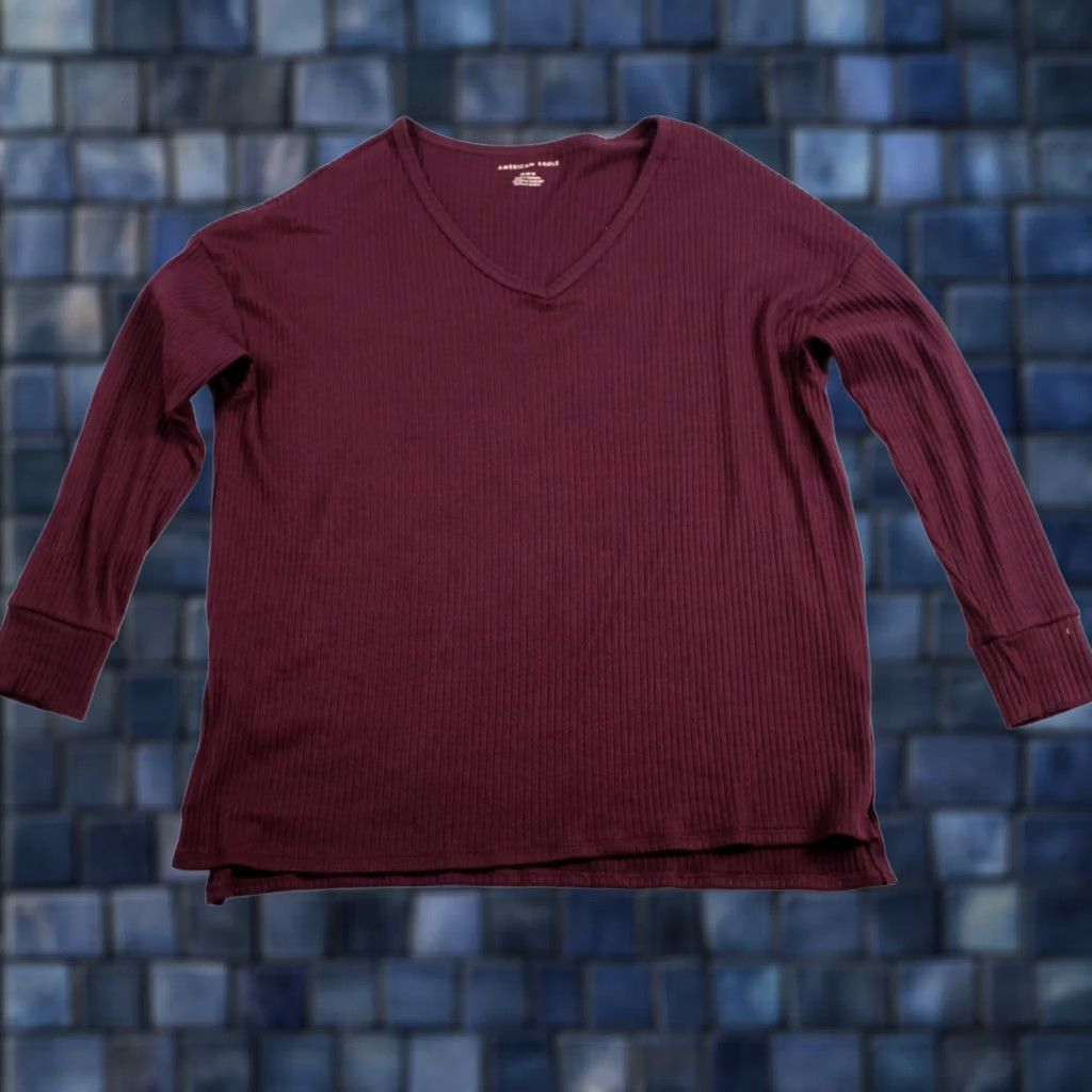 American Eagle Outfitters American Eagle Shirt Womens Medium Maroon Pullover Long Sleeve V-Neck T-Shirt Size M / US 6-8 / IT 42-44 - 1 Thumbnail