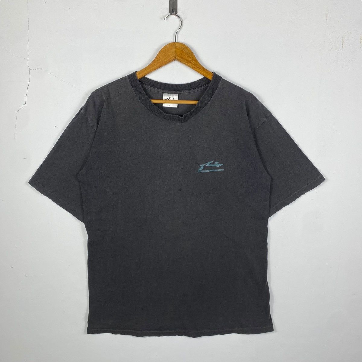 Rusty Vintage 90's RUSTY SURFBOARDS Logo Graphic Sunfaded Tee Size US L / EU 52-54 / 3 - 4 Thumbnail