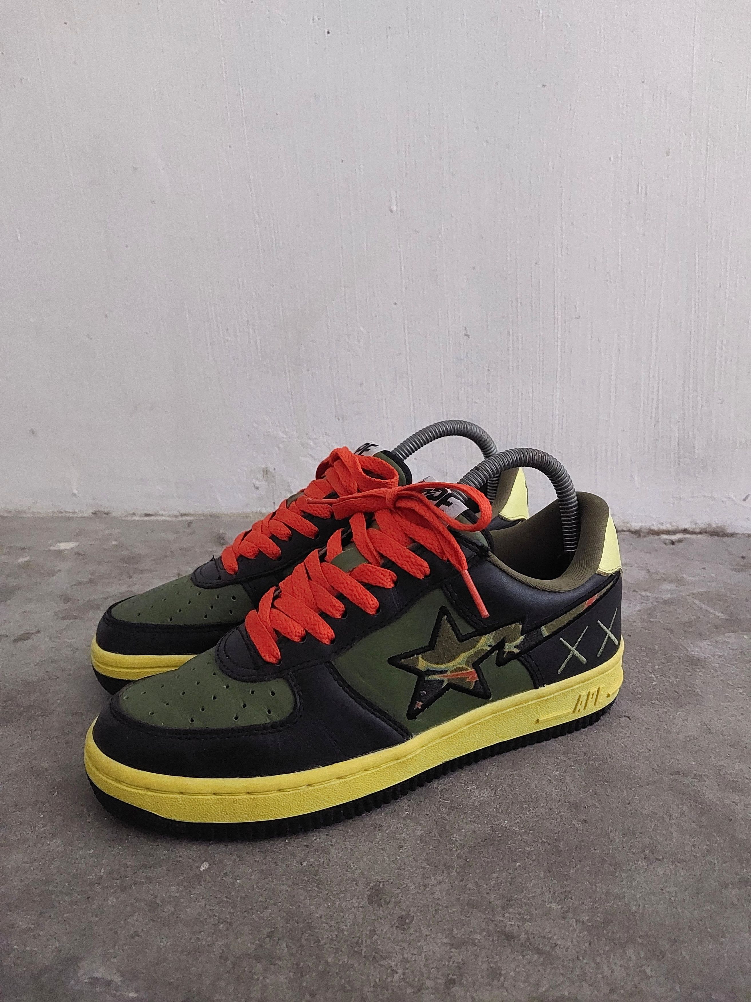 Bape × Kaws 2005 Bape x Kaws Bapesta Size US 6 / EU 39 - 2 Thumbnail
