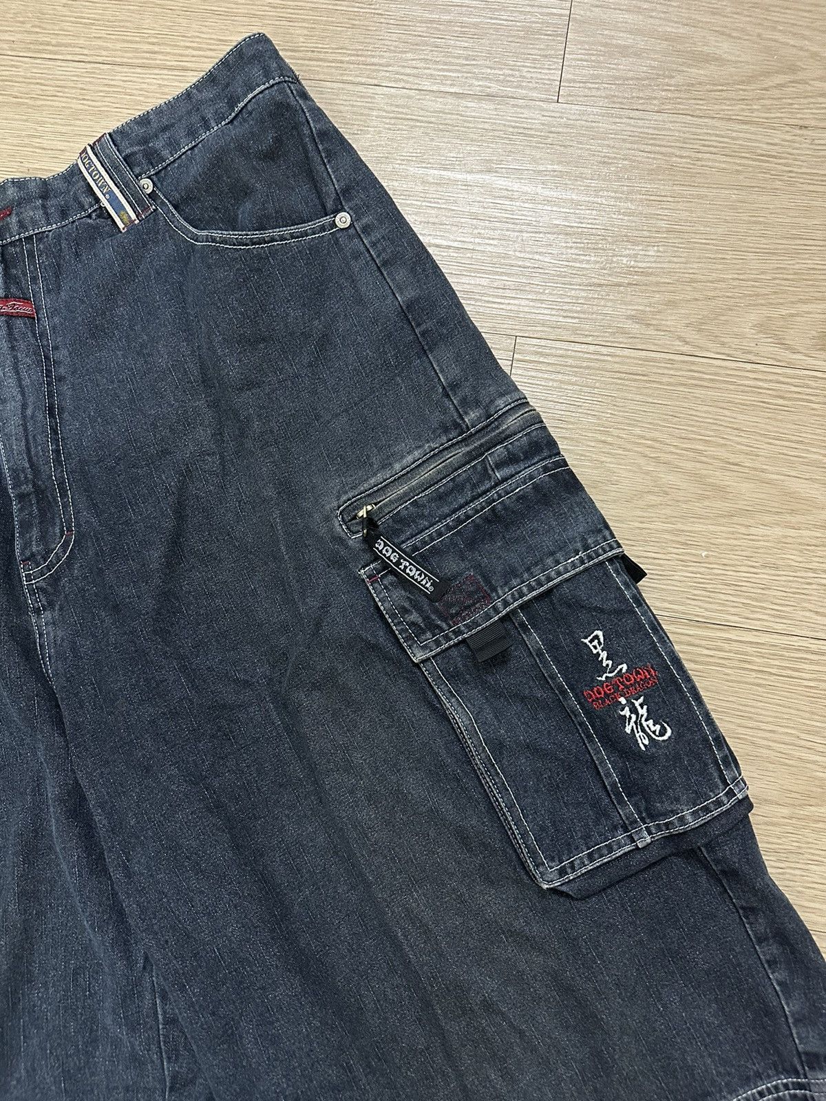 Dogtown × Vintage Rare Vintage Dogtown Black Dragon Multi Pocket Baggy Jorts Size US 32 / EU 48 - 8 Thumbnail