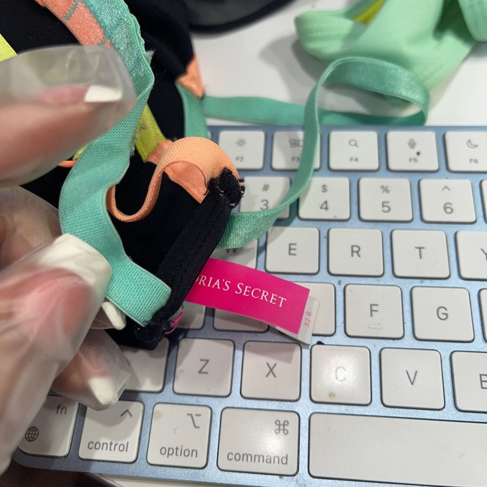 Victoria's Secret VICTORIA’S SECRET Black & Multicolored Straps Bra Top Sz 32B Size ONE SIZE - 3 Thumbnail