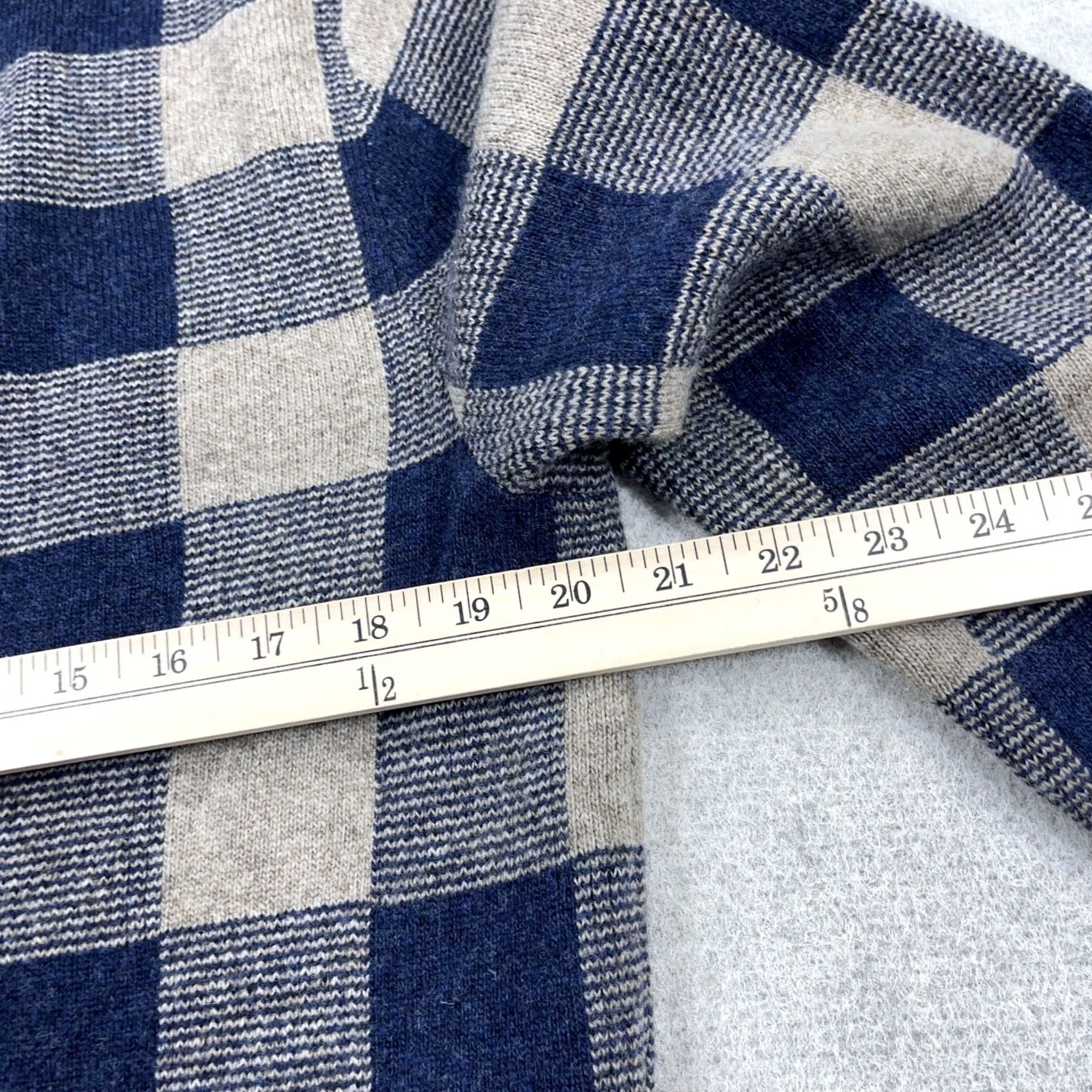 J.Crew J Crew Cardigan Sweater Men Medium Navy Blue Cream Plaid Merino Wool Grandpa Size US M / EU 48-50 / 2 - 7 Thumbnail