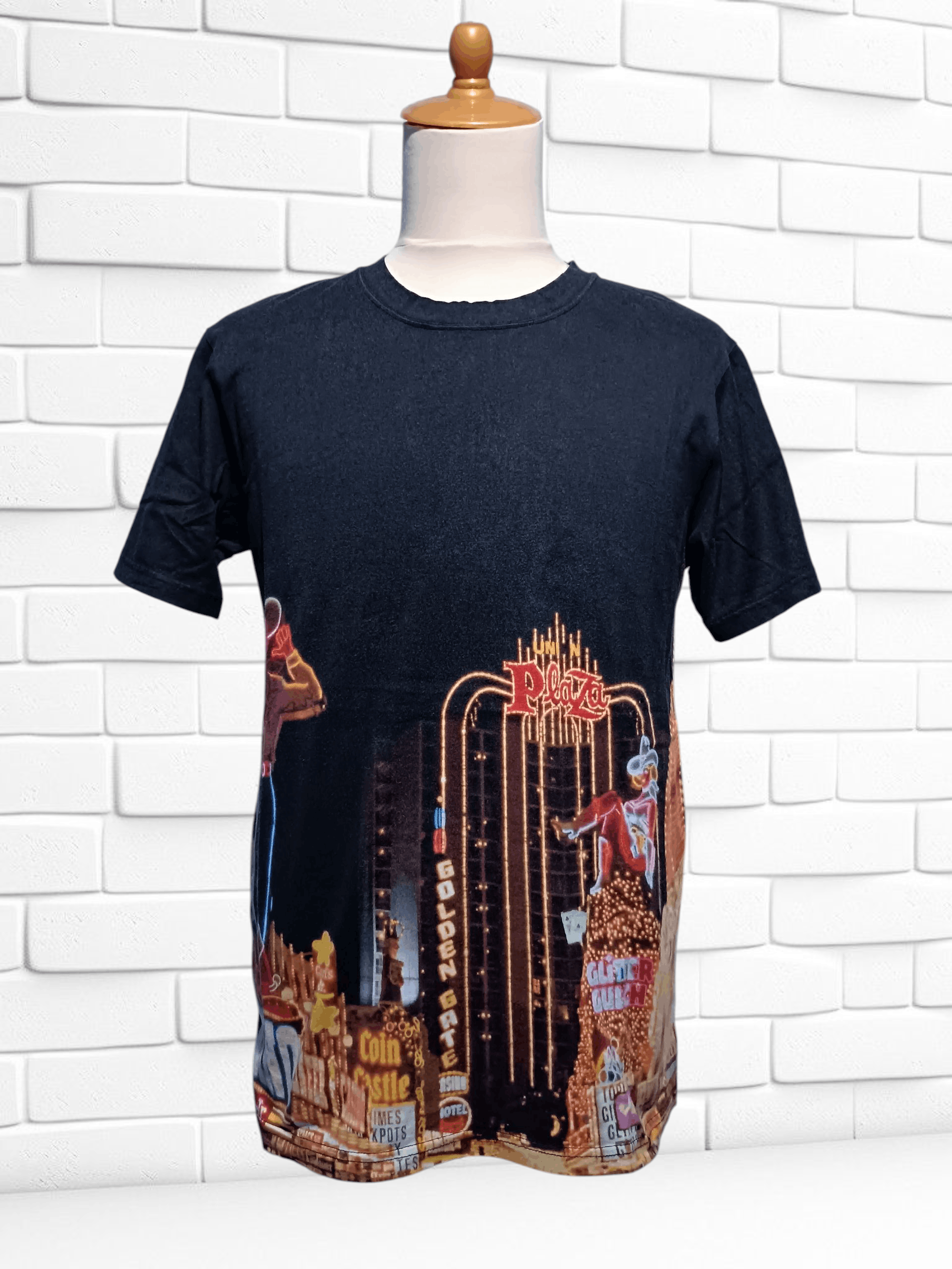 Japanese Brand X Girl Casino Design Short Sleeve T-Shirt Size US M / EU 48-50 / 2 - 1 Thumbnail