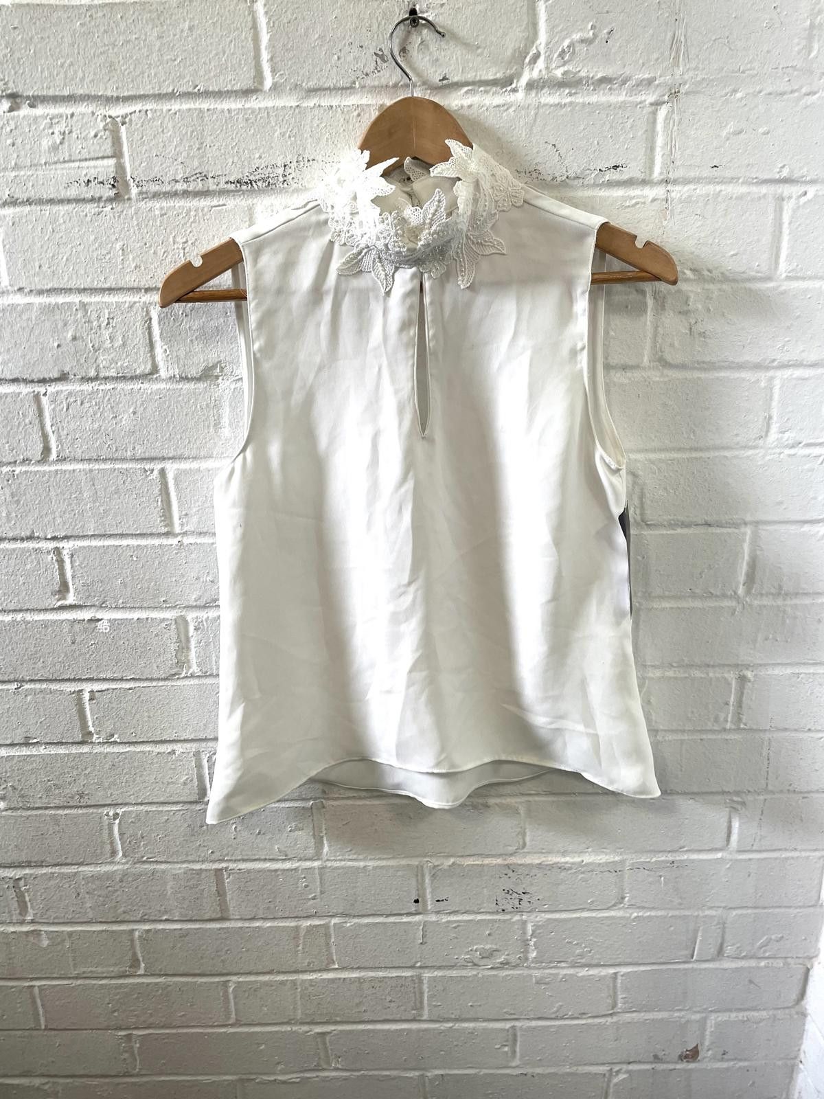 Zara Zara Basic Collection White Sleeveless Top with Lace Collar Size S / US 4 / IT 40 - 1 Thumbnail