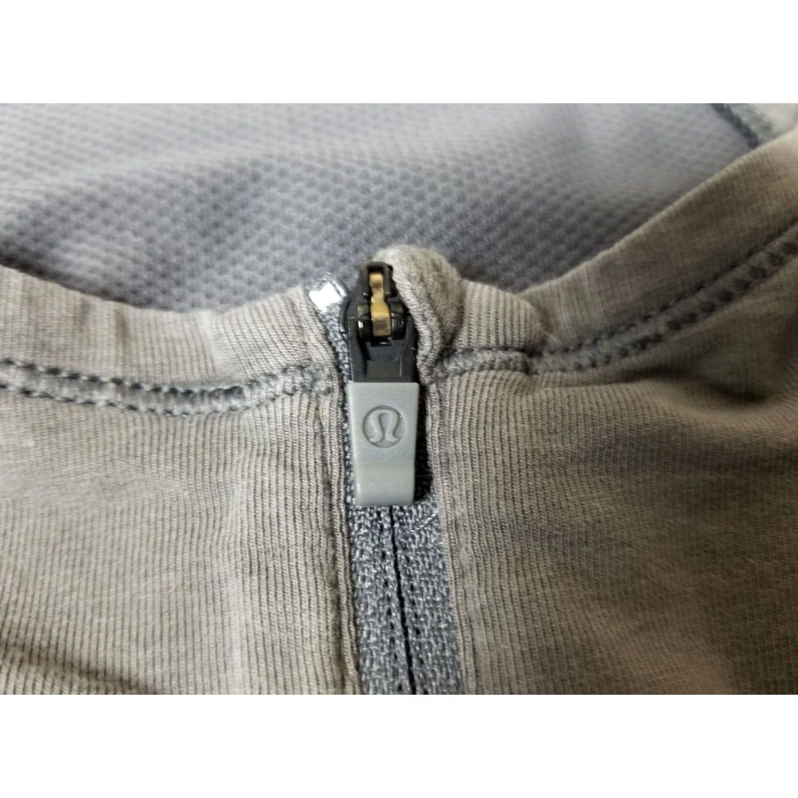 Lululemon Lululemon Yoga Long Sleveee Half Zip Up Gray Shirt Sz 6 Women Size M / US 6-8 / IT 42-44 - 5 Thumbnail