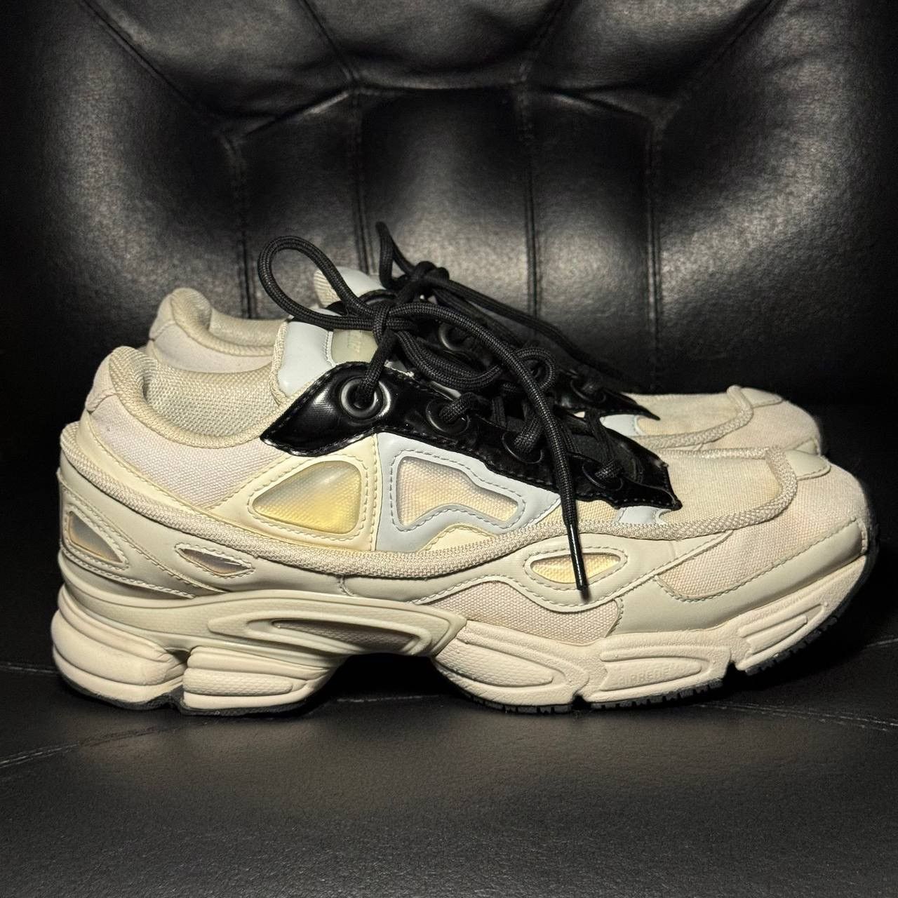 Adidas × Raf Simons 7,5us Adidas Raf Simons ozweego Cream White Size US 7.5 / EU 40-41 - 1 Thumbnail