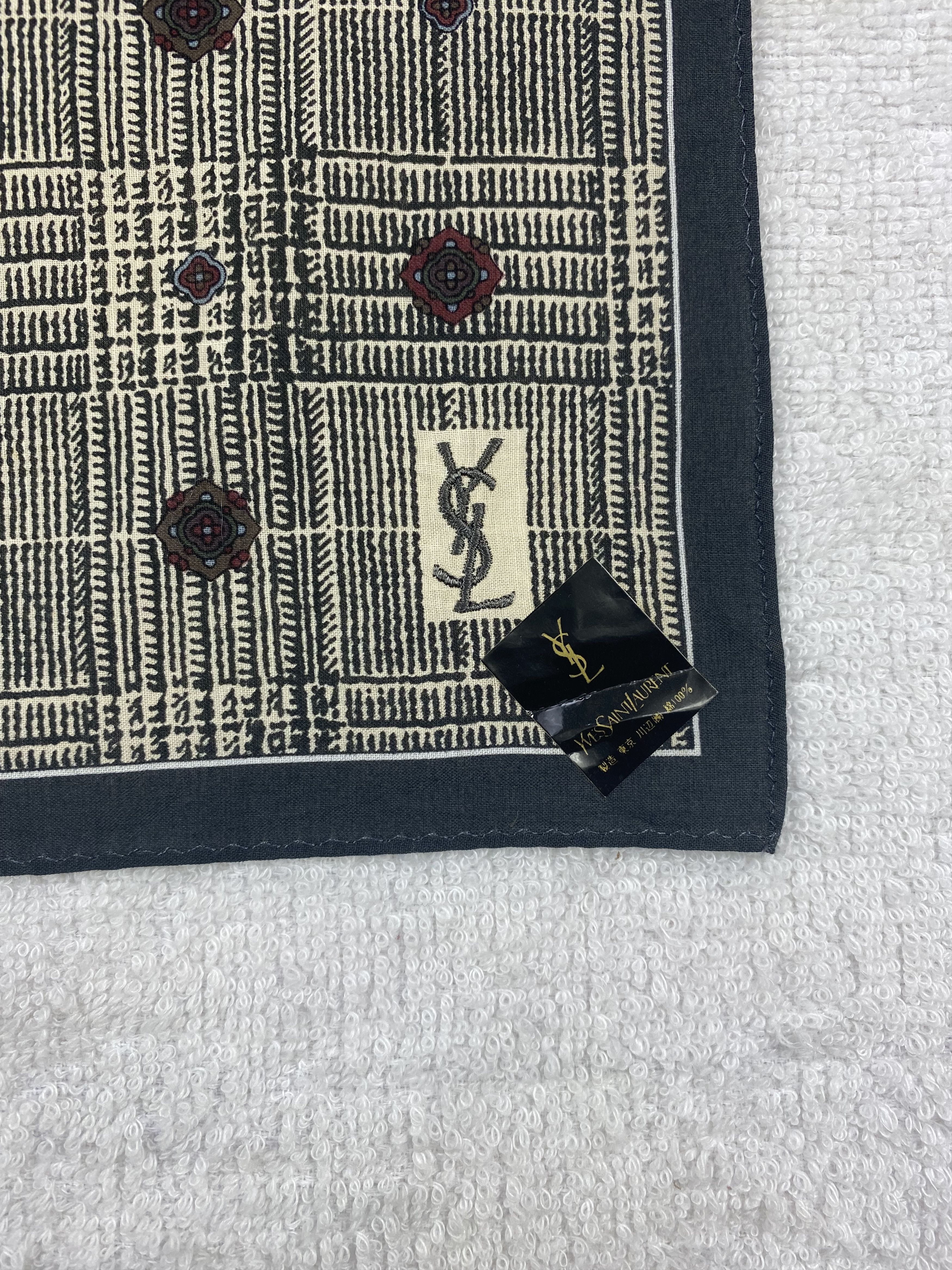 Yves Saint Laurent Yves Saint Laurent Handkerchief / Bandana / Neckerchief Size ONE SIZE - 5 Thumbnail