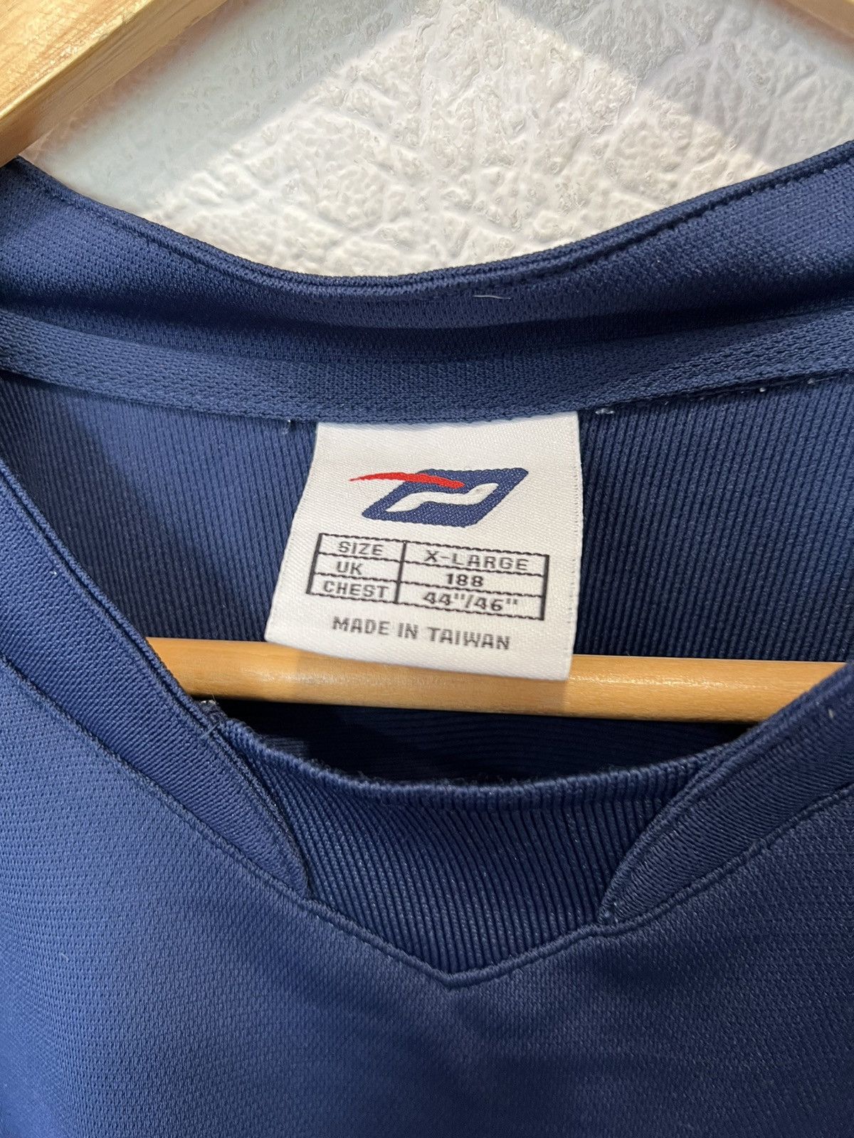 Vintage Portsmouth 2003/2004/2005 Home Kit Soccer Jersey Size US XL / EU 56 / 4 - 3 Thumbnail