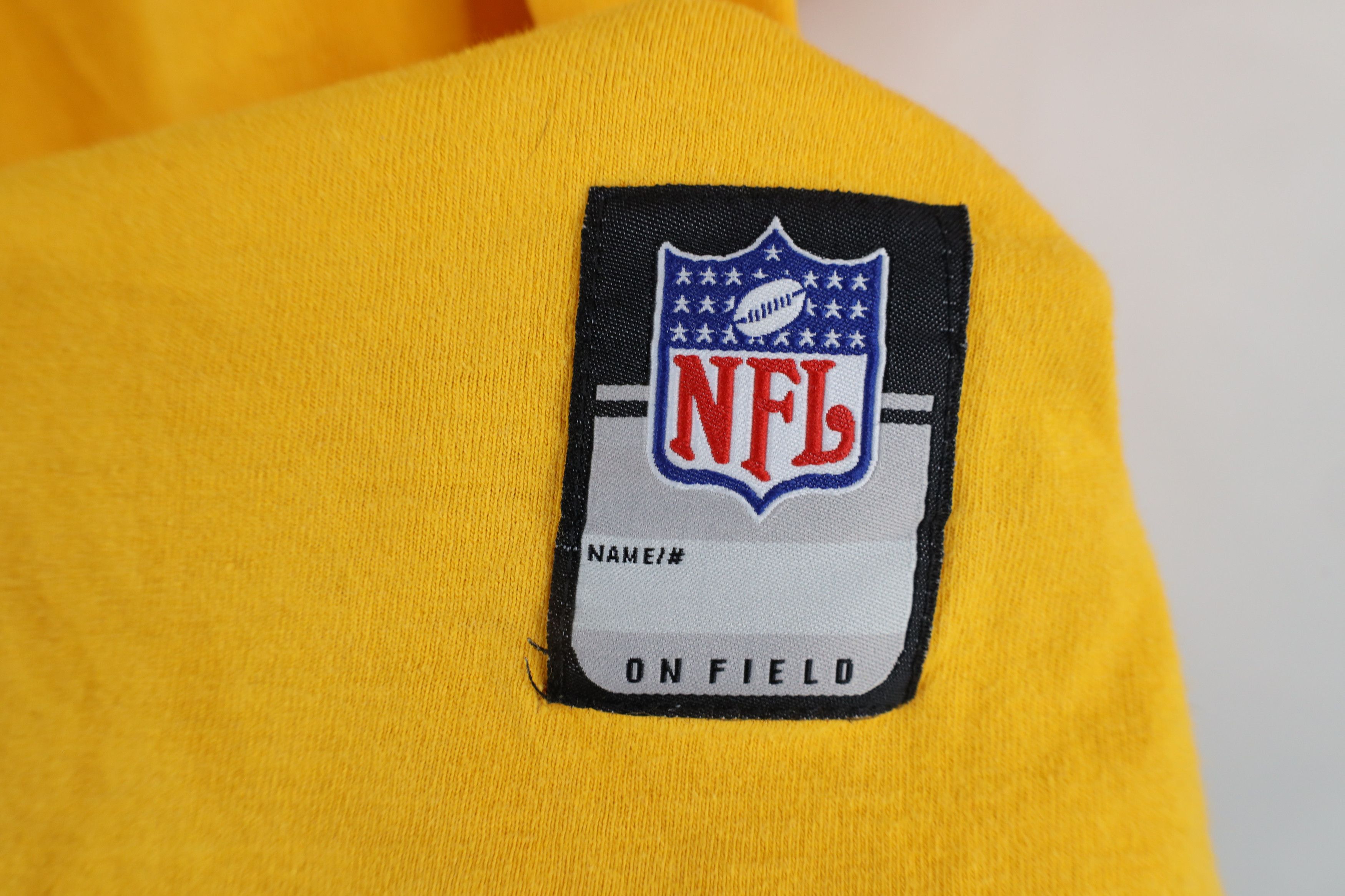 Reebok × Vintage Vintage Reebok Spell Out Green Bay Packers Football T-Shirt Size US L / EU 52-54 / 3 - 11 Thumbnail