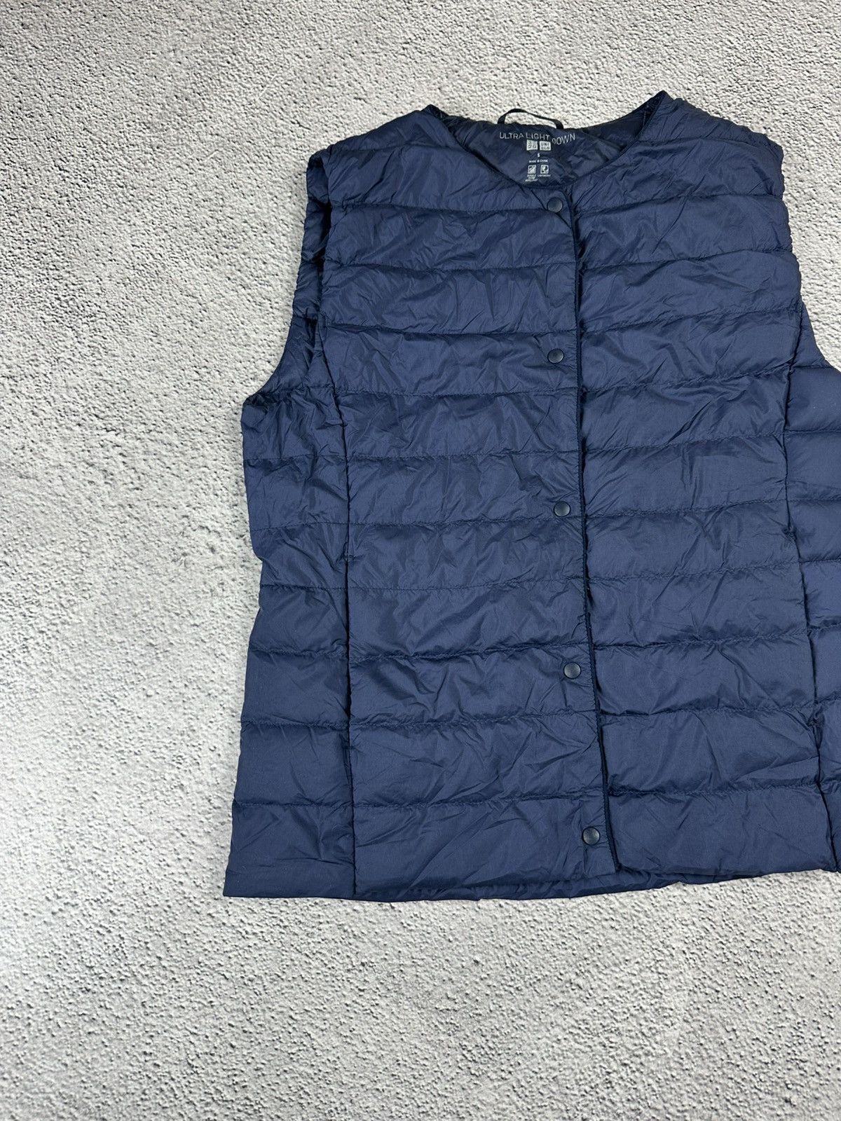 Uniqlo Uniqlo Ultra Light Down Vest Y2K Logo Size S / US 4 / IT 40 - 4 Thumbnail
