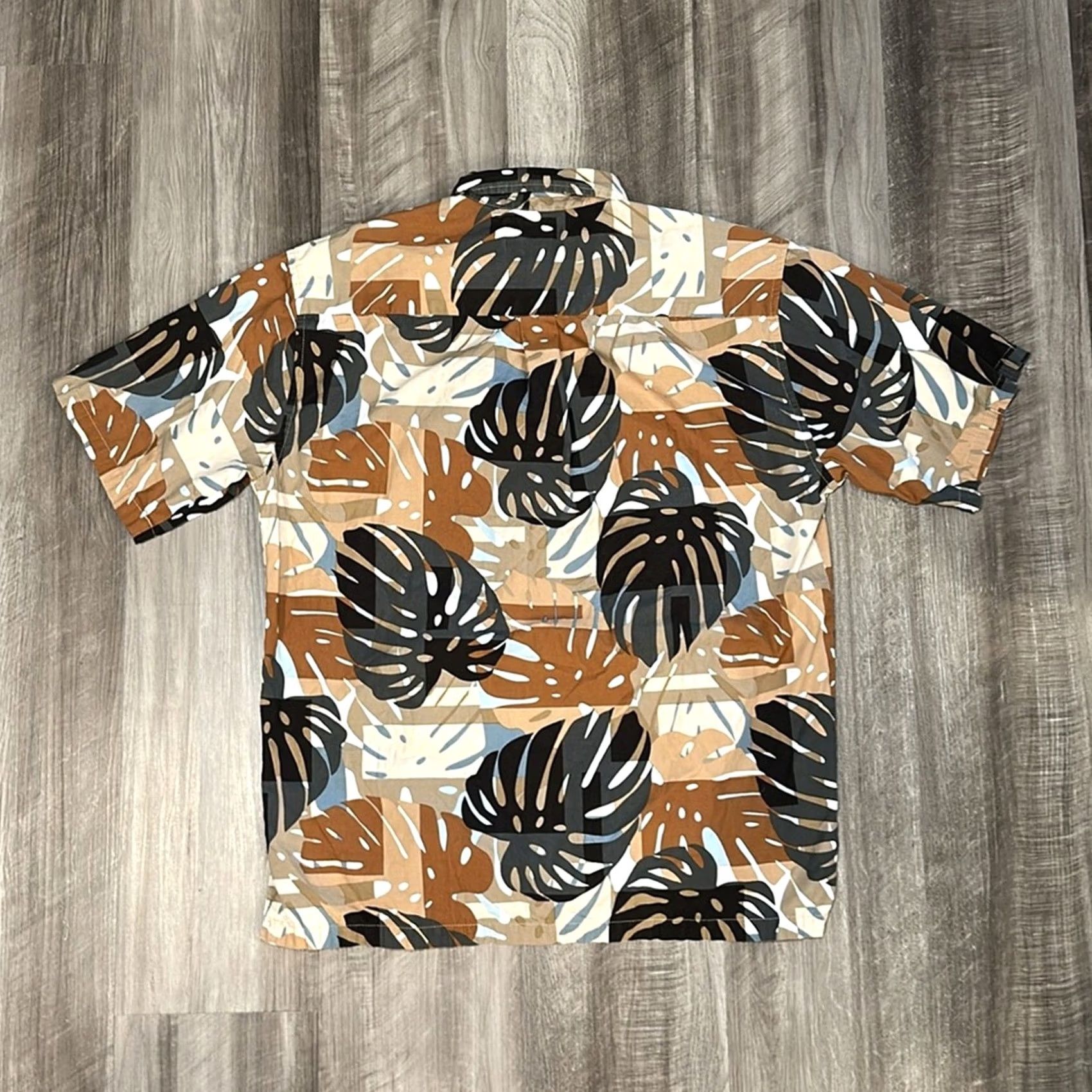 Hilo Hattie VINTAGE Hilo Hattie Shirt Short Sleeve Men S Tan Tropical Half Button Hawaiian Shirt Size US S / EU 44-46 / 1 - 3 Thumbnail
