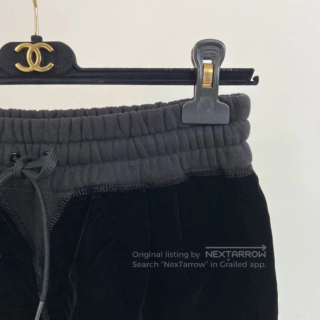Miu Miu miumiu black velvet shorts size 38. Size US 38 / EU 54 - 3 Thumbnail