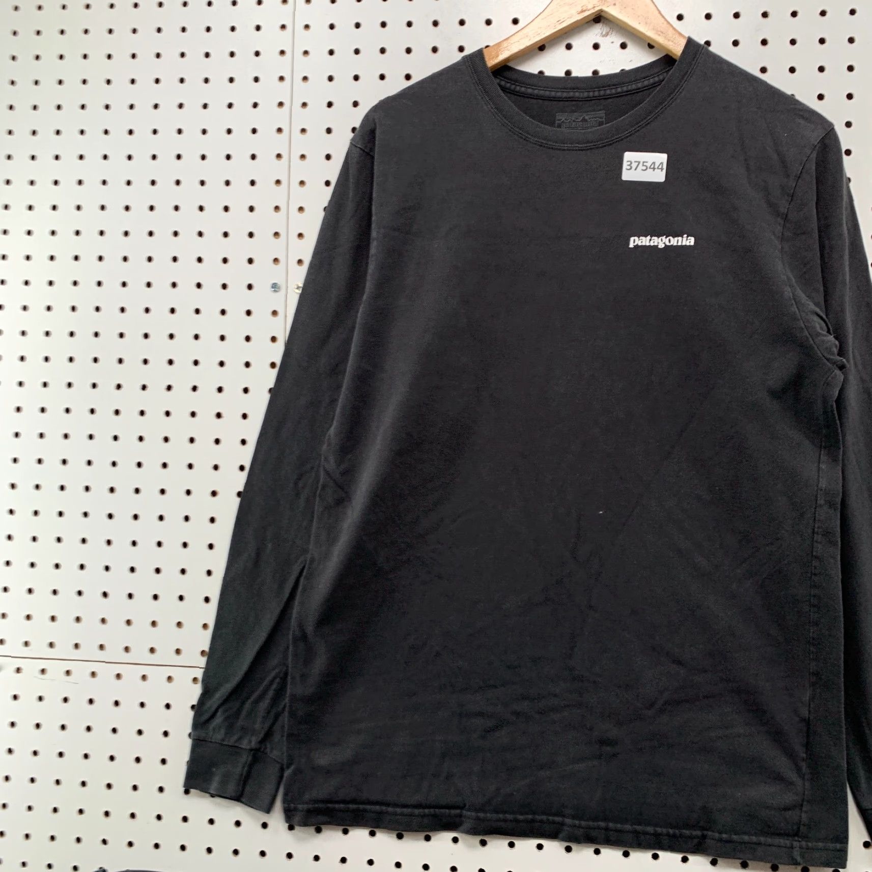 Patagonia Patagonia Long Sleeve Shirt Mens Medium Black Mountain Graphic Outdoor 20x27 Size US M / EU 48-50 / 2 - 4 Thumbnail
