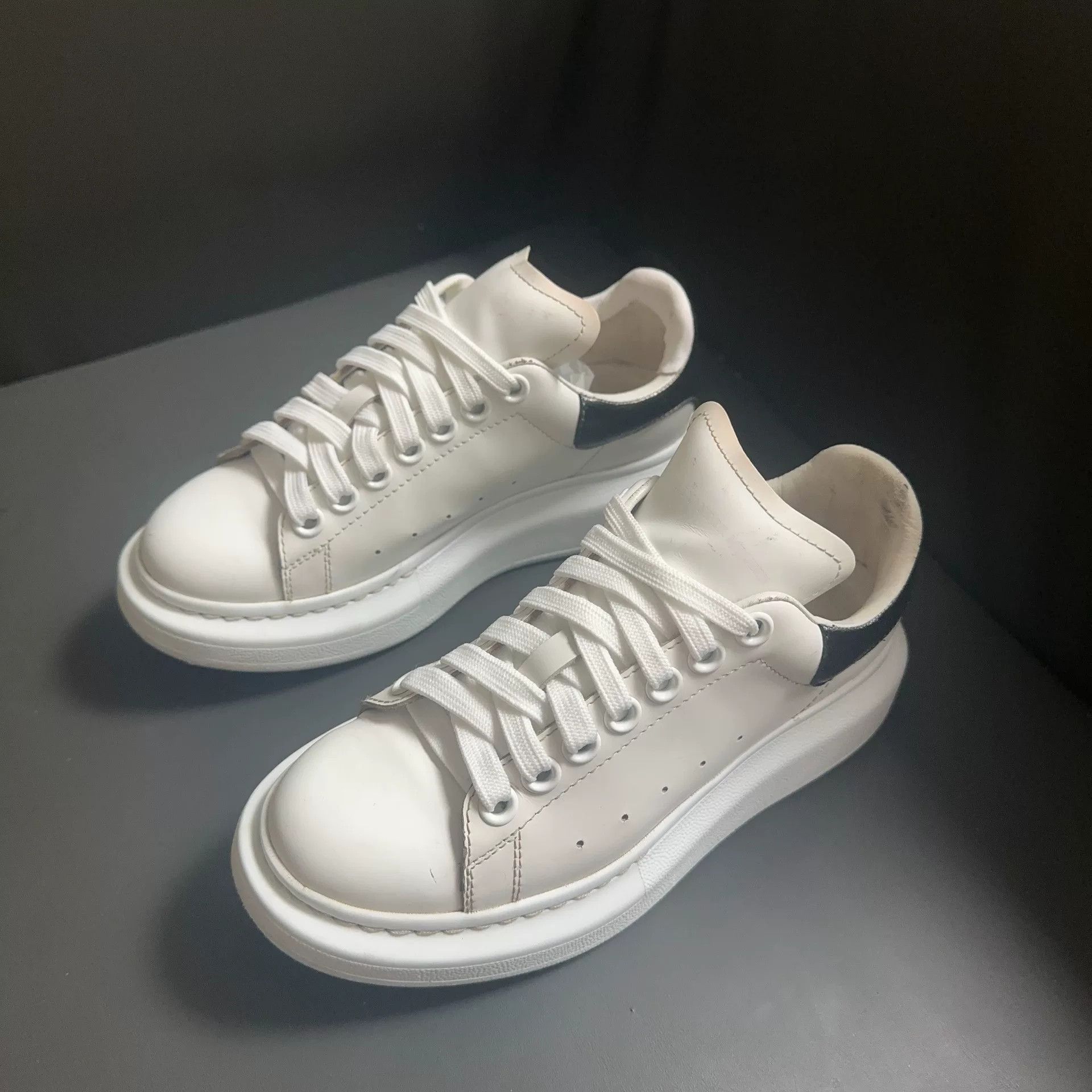 Alexander McQueen Alexander McQueen Lowtop Sneakers 36 Women Size US 6 / IT 36 - 1 Thumbnail