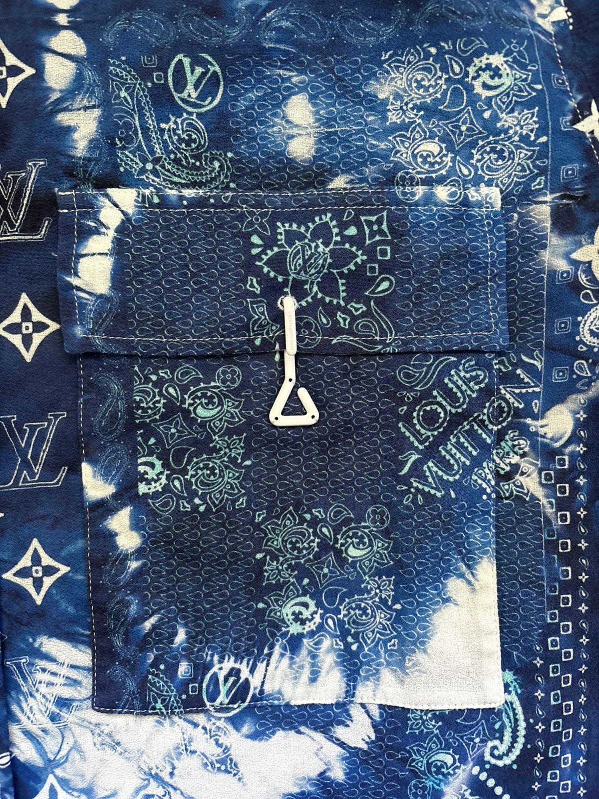 Louis Vuitton Louis Vuitton Monogram Bandana Hook Detail Shirt Blue Size US M / EU 48-50 / 2 - 13 Thumbnail