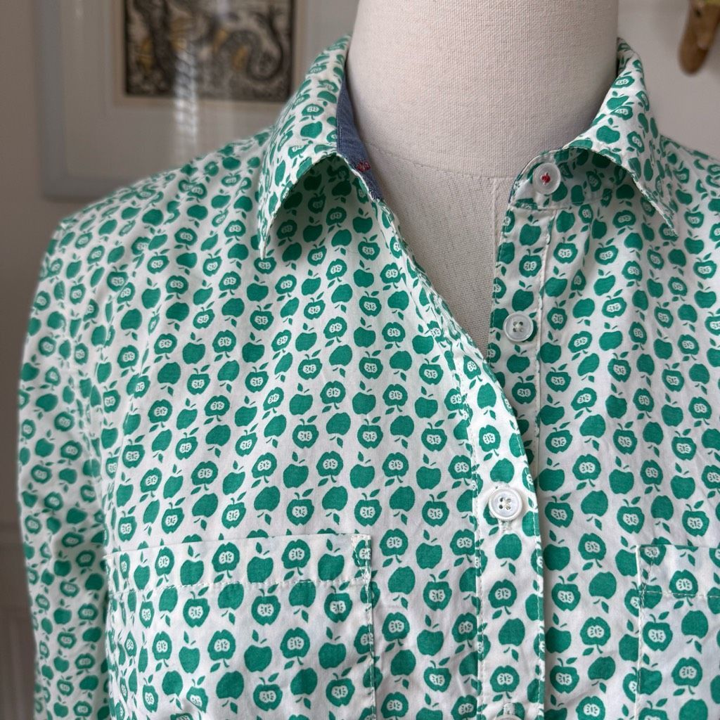 Other Talbots Green Apple Novelty Print 100% Cotton Half Button Po Size L / US 10 / IT 46 - 2 Thumbnail