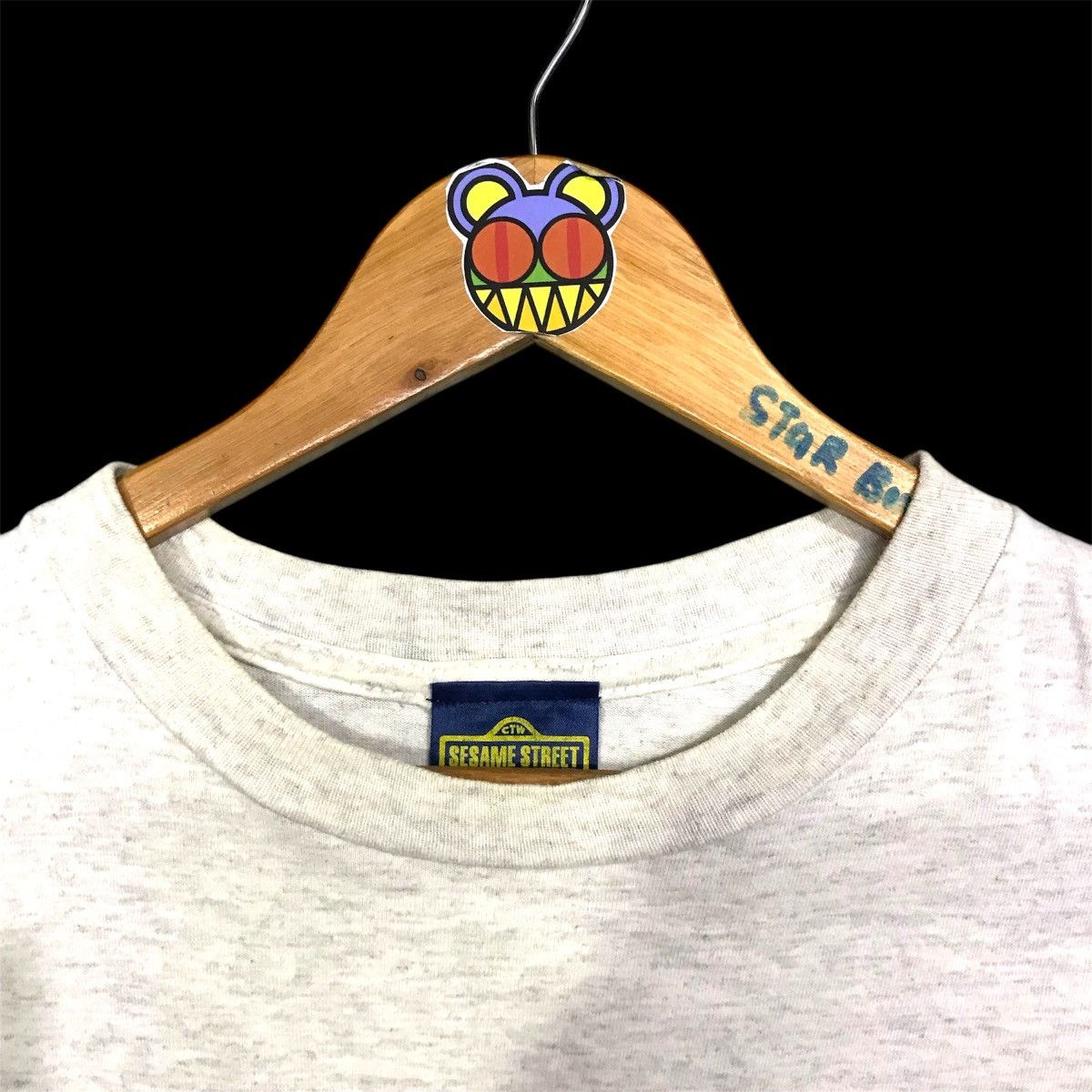 Kaws × Vintage Vintage Sesame Street Big Logo Big Print Size US M / EU 48-50 / 2 - 6 Thumbnail