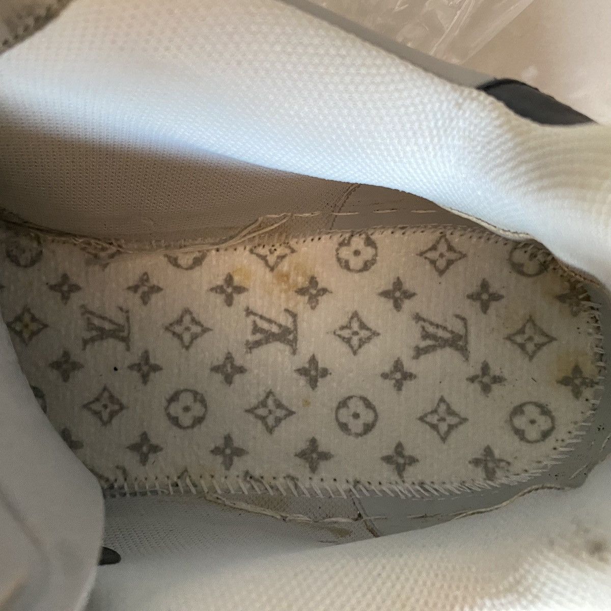 Louis Vuitton louis vuitton lv trainer sneaker low black grey Size US 6 / EU 39 - 11 Thumbnail