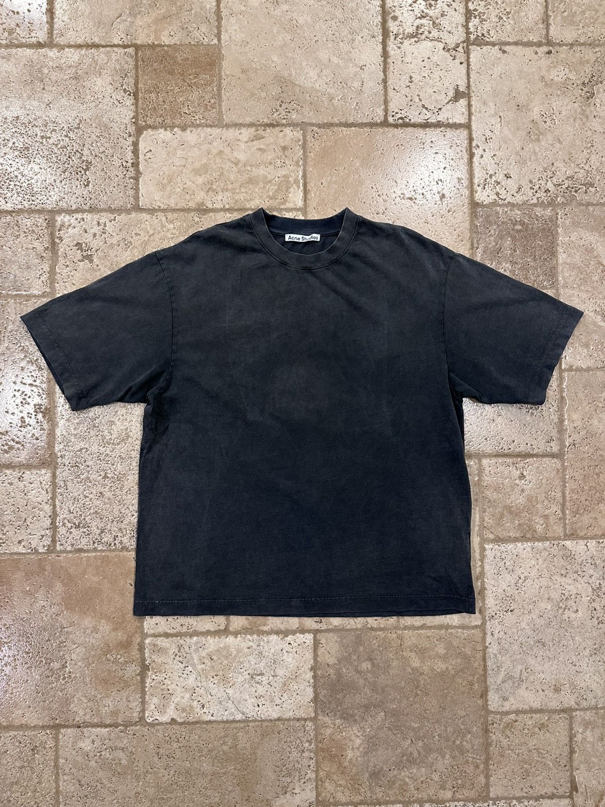 Acne Studios Acne Studios Relaxed Vintage Fade Graphite Crew Neck Tee Size US L / EU 52-54 / 3 - 3 Thumbnail