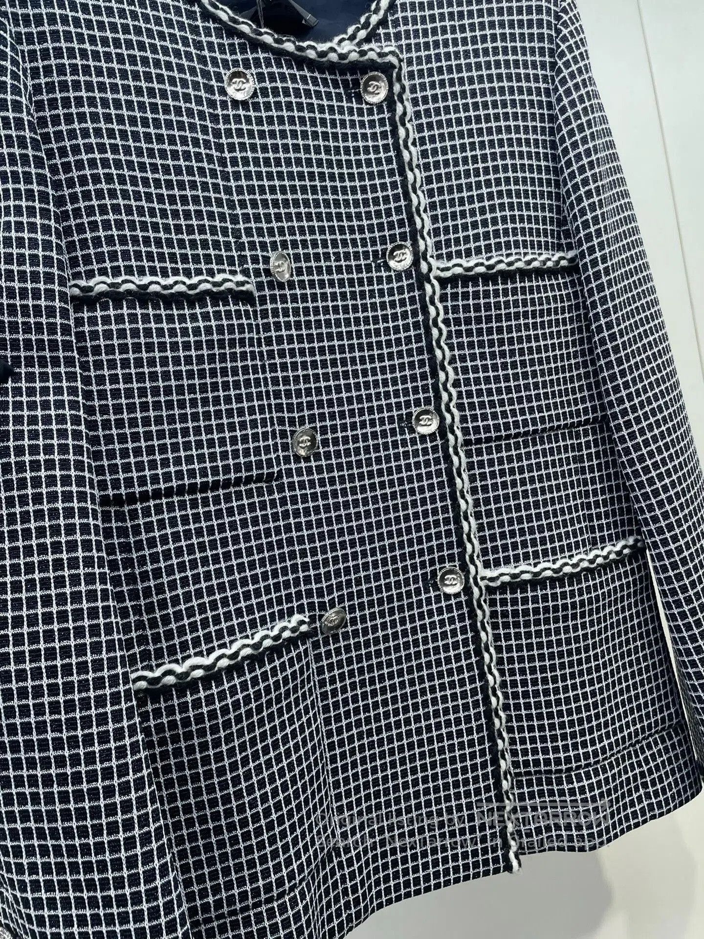 Chanel Chanel 25C Black Plaid Tweed Jacket. Size S / US 4 / IT 40 - 4 Thumbnail