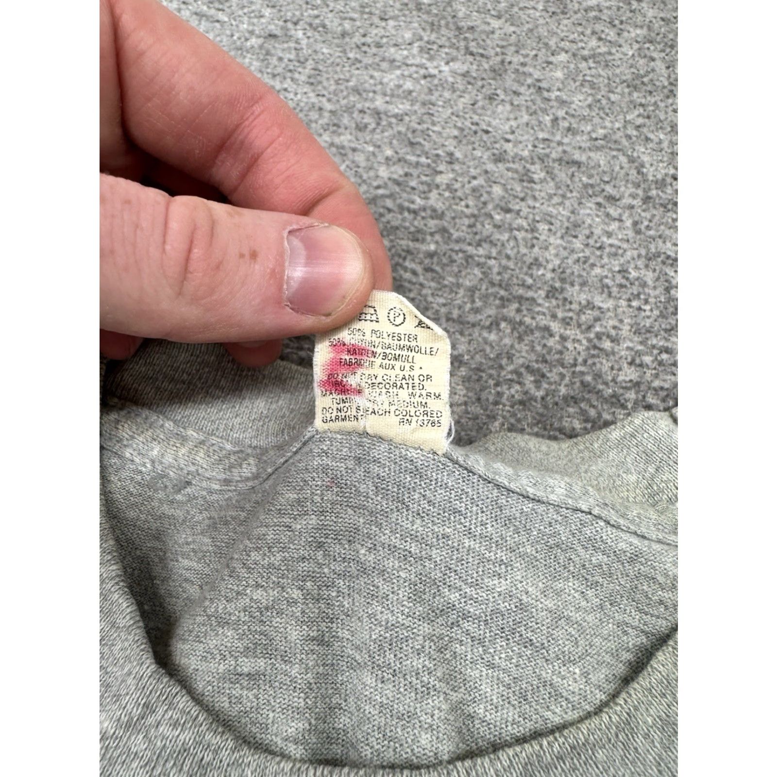 Vintage VINTAGE Hanes Heavyweight 50/50 Top Gun Graphic Tee L Gray Mens 1990s Short Sleeve Cotton Blend Size US L / EU 52-54 / 3 - 4 Thumbnail