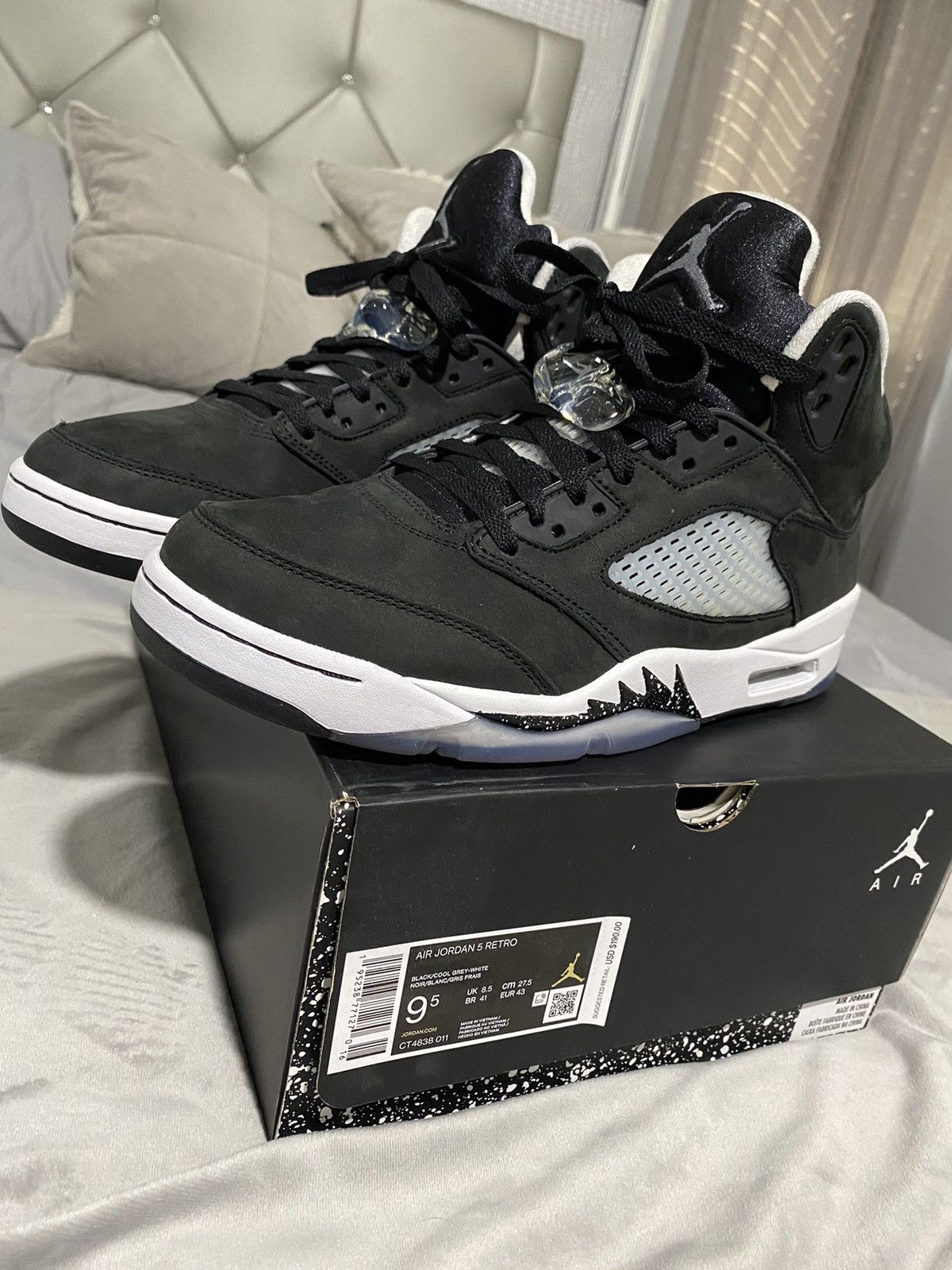 Nike Air Jordan 5 retro Size US 9.5 / EU 42-43 - 2 Thumbnail