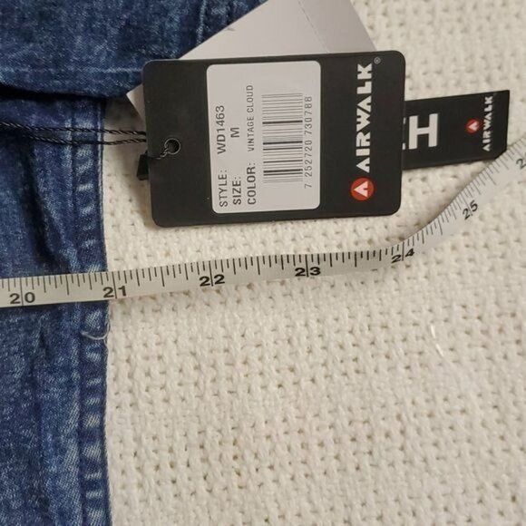 Airwalk Airwalk Stretch Sz. M Cloud Blue Jean Short Sleeve Full Butt Size M / US 6-8 / IT 42-44 - 9 Thumbnail