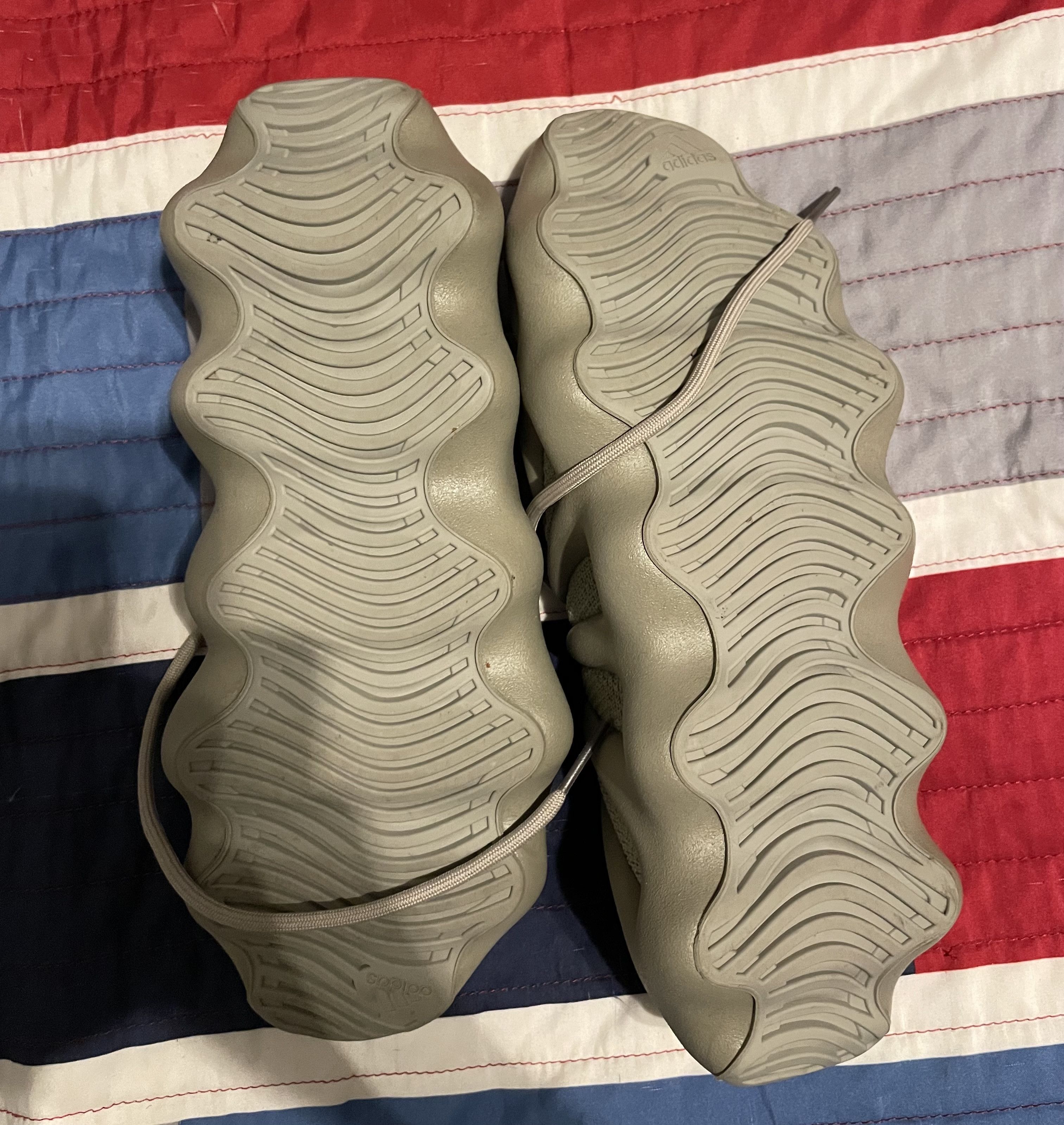 Yeezy Yeezy 450 sneaker in grey Size US 11 / EU 44 - 3 Thumbnail