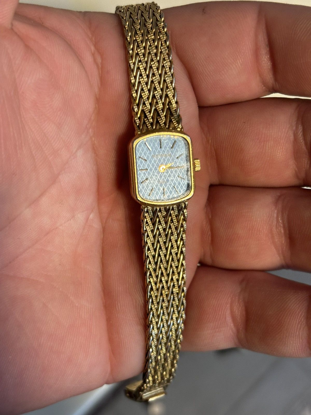 Bulova Vintage Accutron P2 Gold Tone Women’s Watch! New Battery. Size ONE SIZE - 8 Thumbnail