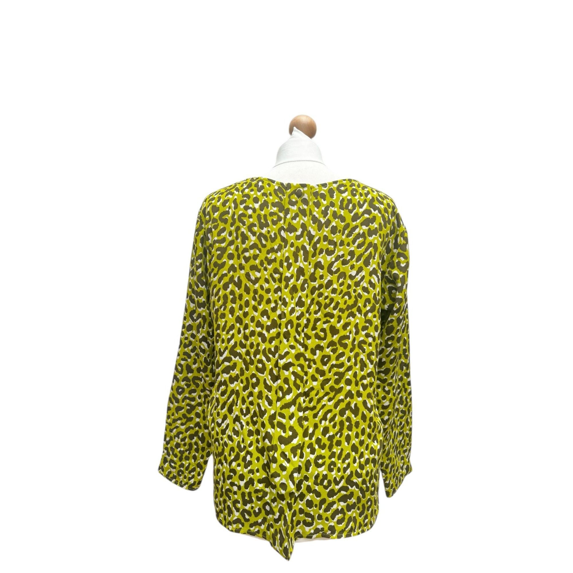 Yves Saint Laurent 1970s Leopard Print Blouse Size M / US 6-8 / IT 42-44 - 3 Thumbnail