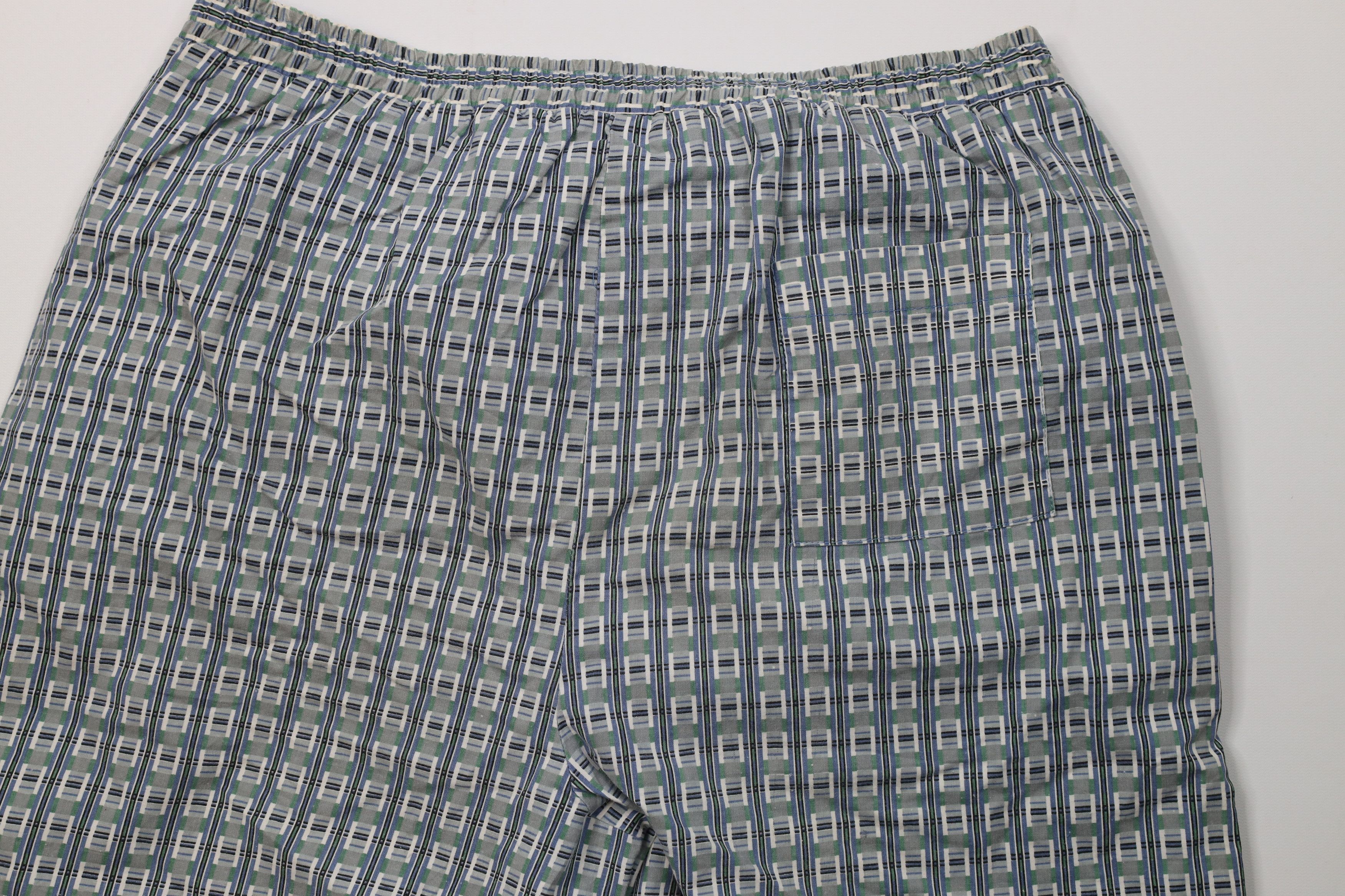 Vintage Vintage 90s Streetwear Geometric Lined Shorts Swim Trunks Size US 34 / EU 50 - 11 Thumbnail
