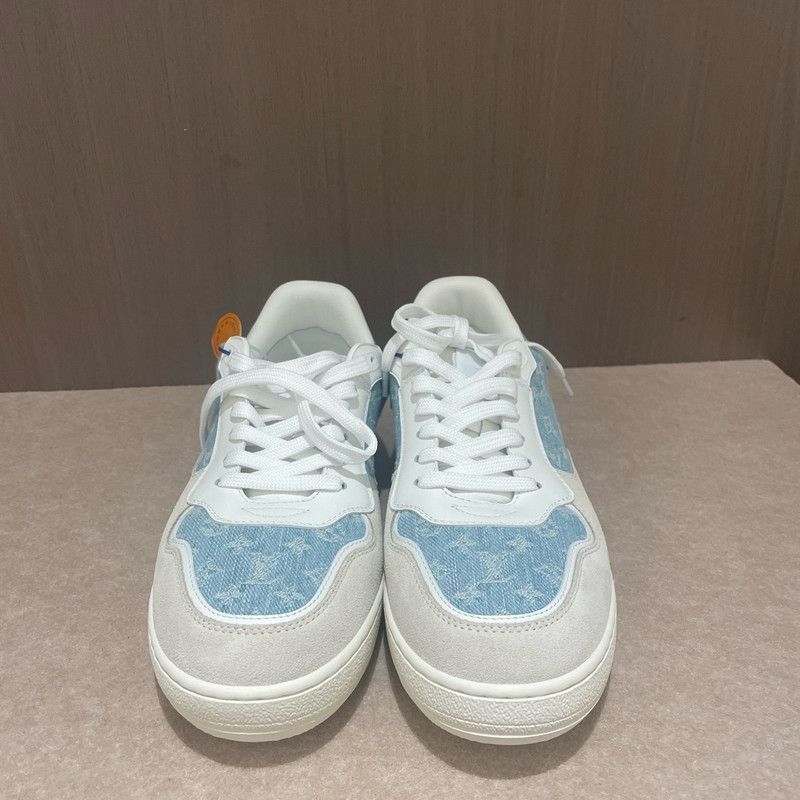 Louis Vuitton Louis Vuitton Stadium Low-Top Sneakers in Light Blue - Size US 10 / EU 43 - 2 Thumbnail