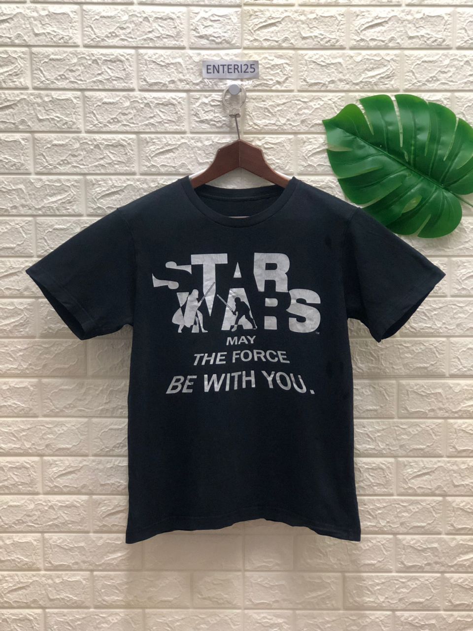 Vintage T-Shirt Short Sleeve Uniqlo Star Wars Size M Black Size US M / EU 48-50 / 2 - 1 Thumbnail