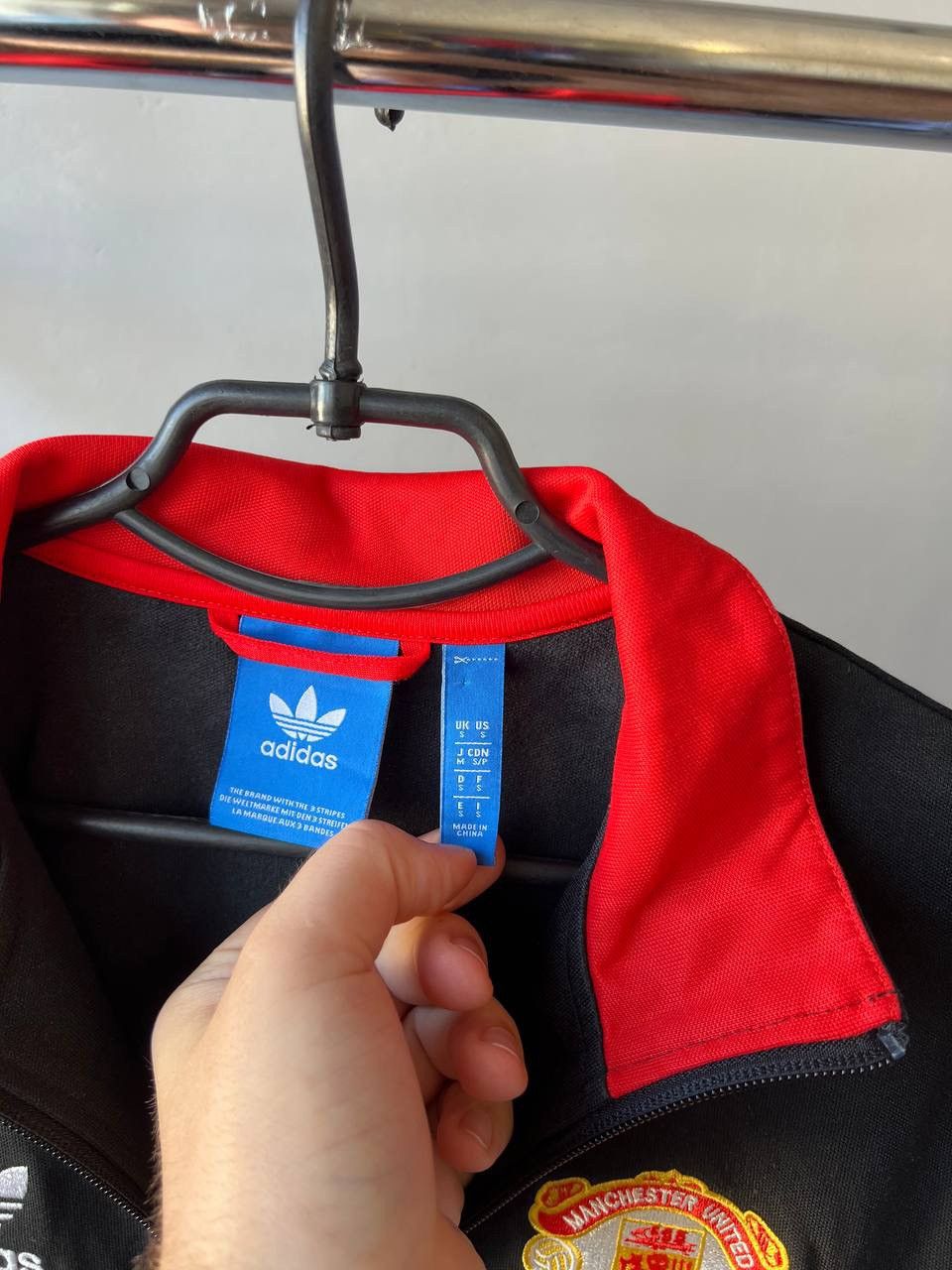 Adidas 1988/90 MANCHESTER UNITED ADIDAS REMAKE SOCCER JACKET SZ S Size US S / EU 44-46 / 1 - 6 Thumbnail