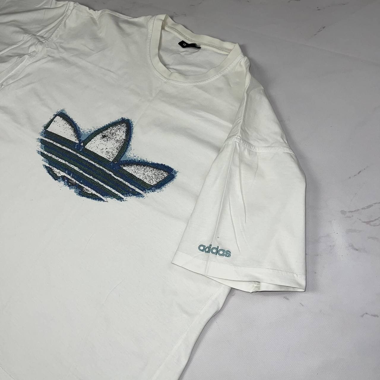 Adidas Adidas Vintage Adidas y2k big logo T Shirt 90's Sz XL White Size US XL / EU 56 / 4 - 5 Thumbnail