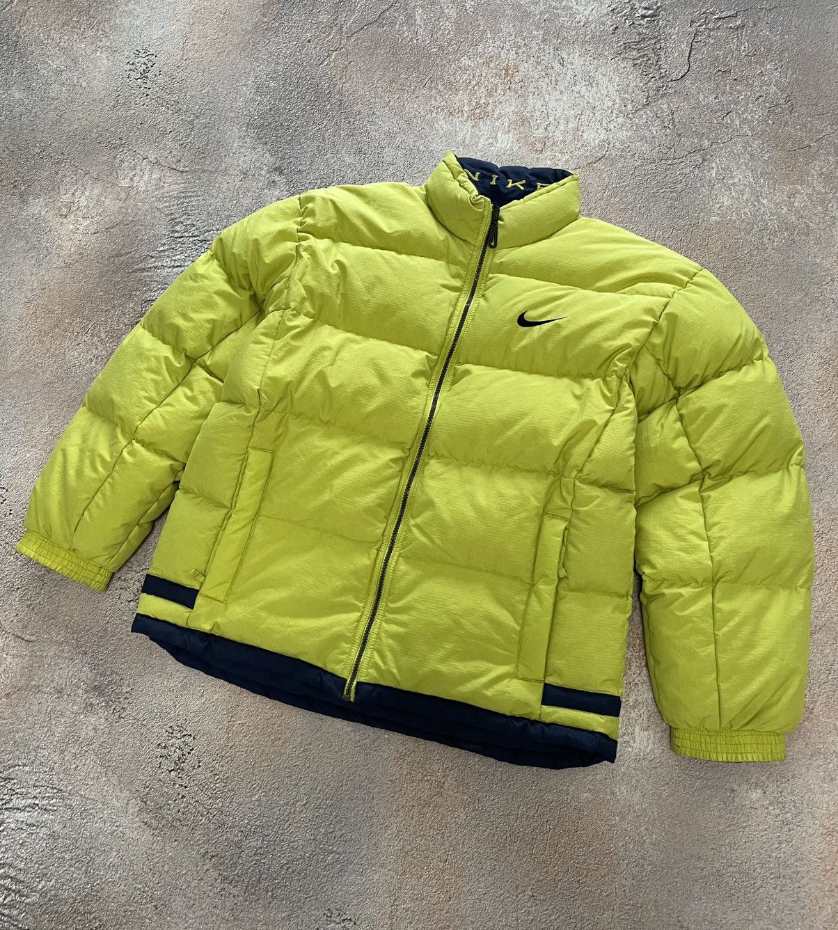 Nike Vintage Nike Big Logo Nylon Puffer Jacket Size US M / EU 48-50 / 2 - 5 Thumbnail