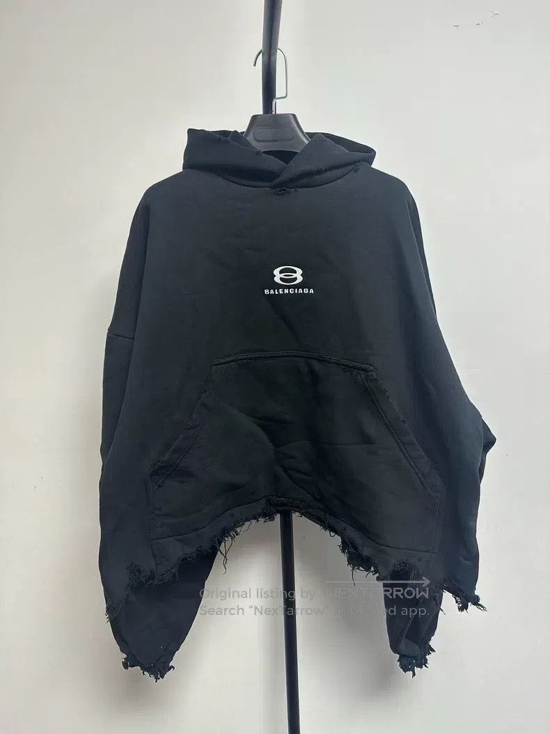 Balenciaga Balenciaga Printed Hooded Long Sleeve Sweatshirt Size US M / EU 48-50 / 2 - 1 Thumbnail