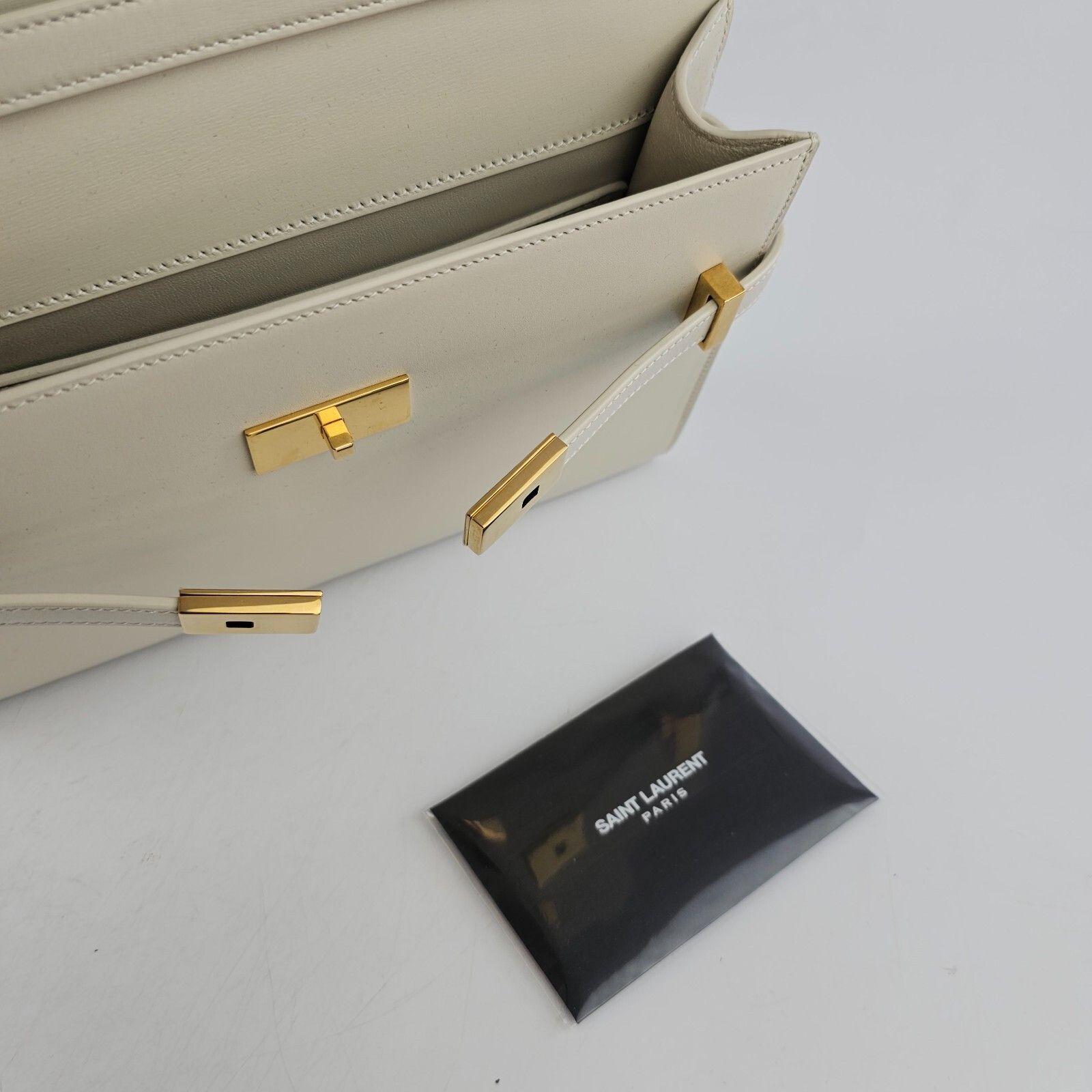 SAINT LAURENT Manhattan Box Small $3000 Blanc Vintage Leathe