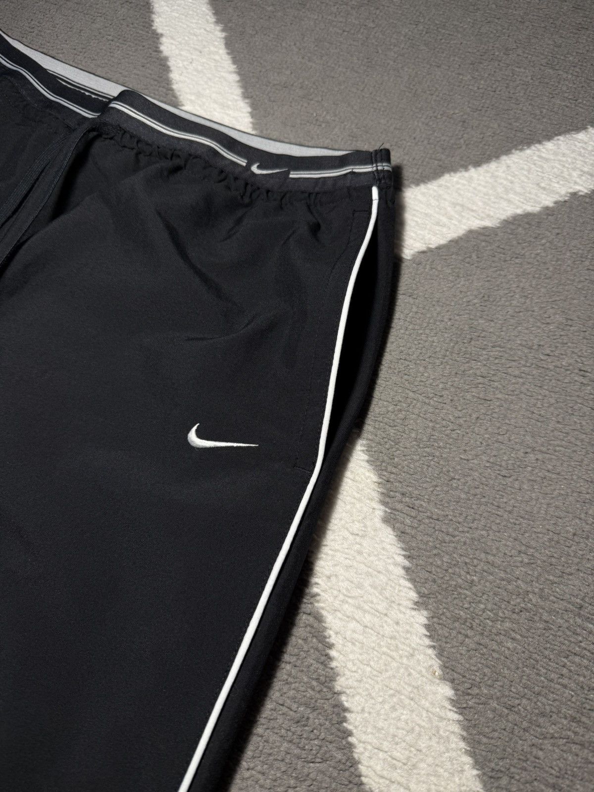 Nike Vintage 00’s Nike Swoosh Women’s Parachute Track Pants Size 26" / US 2 / IT 38 - 11 Thumbnail