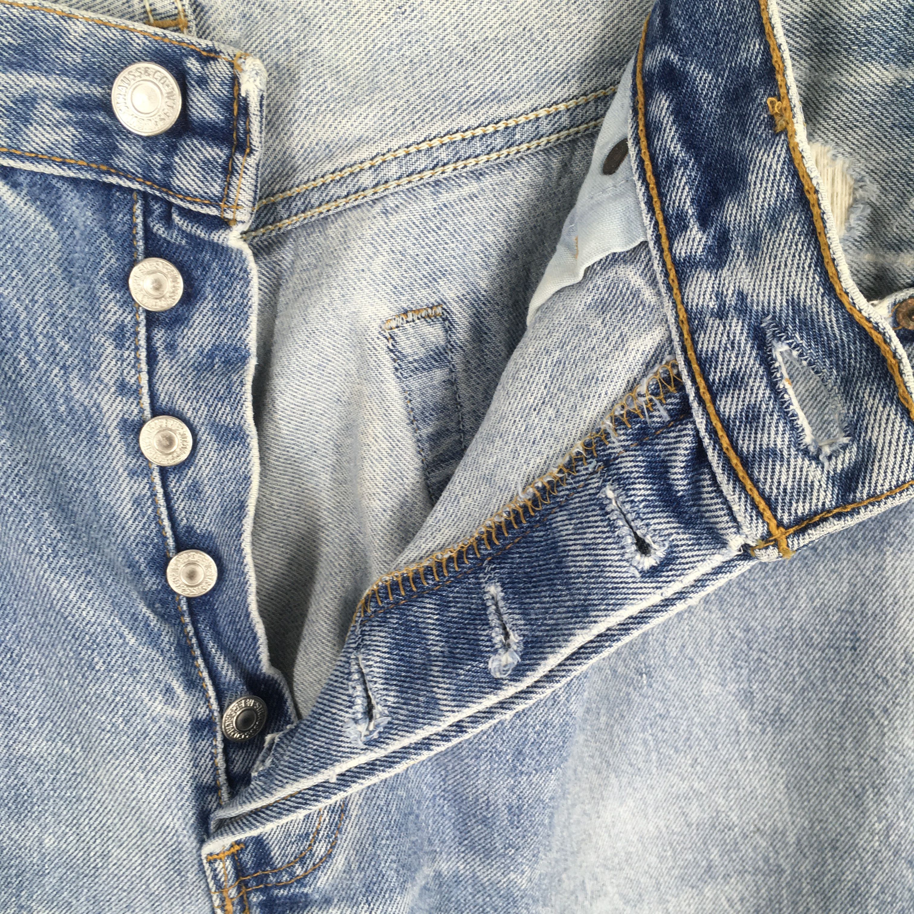 Size 32x32 Vintage 1990s Levi's 501 Faded Blue Jeans