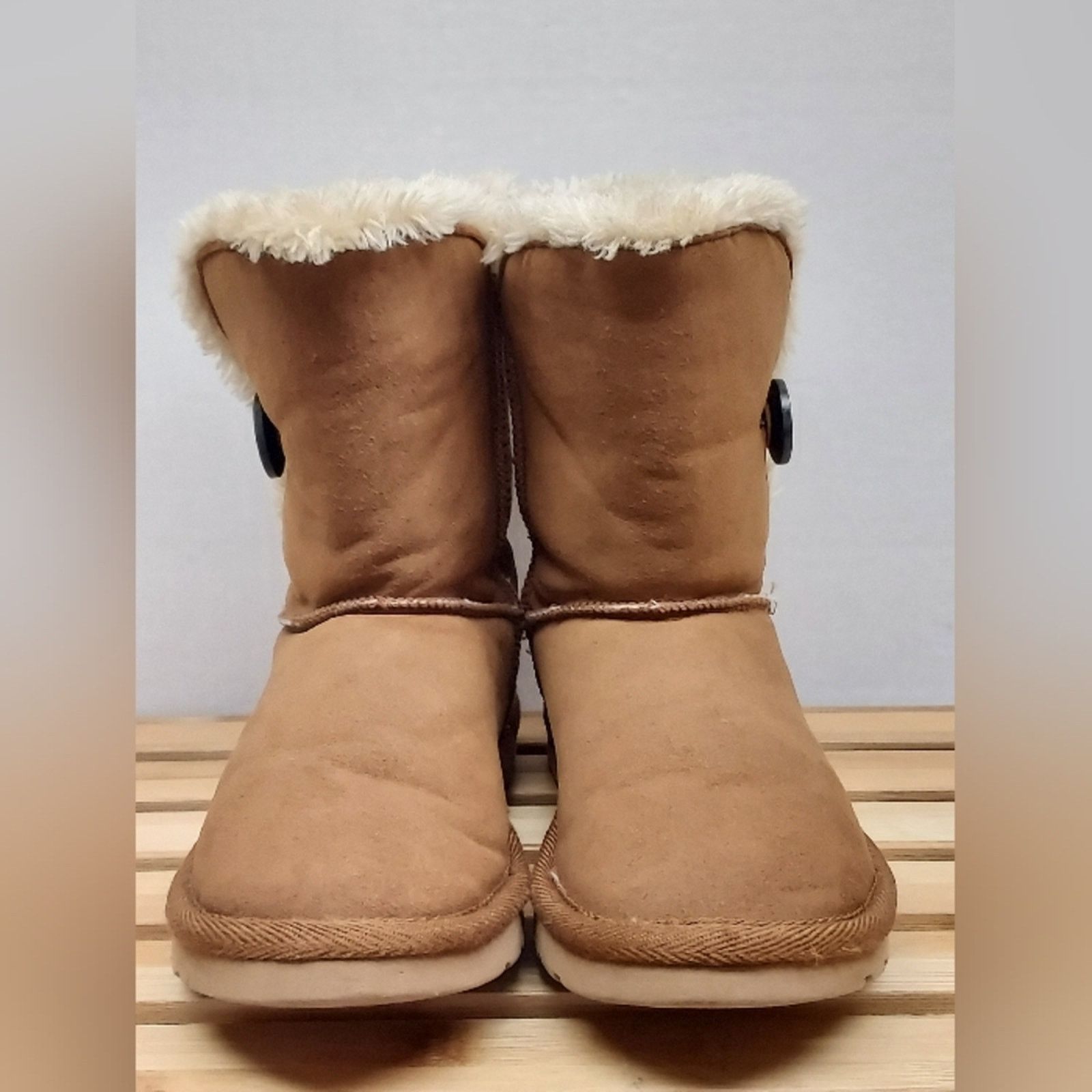 Ugg UGG Womens Chestnut Bailey Button Winter Boots Size 6 Size US 6 / IT 36 - 5 Thumbnail