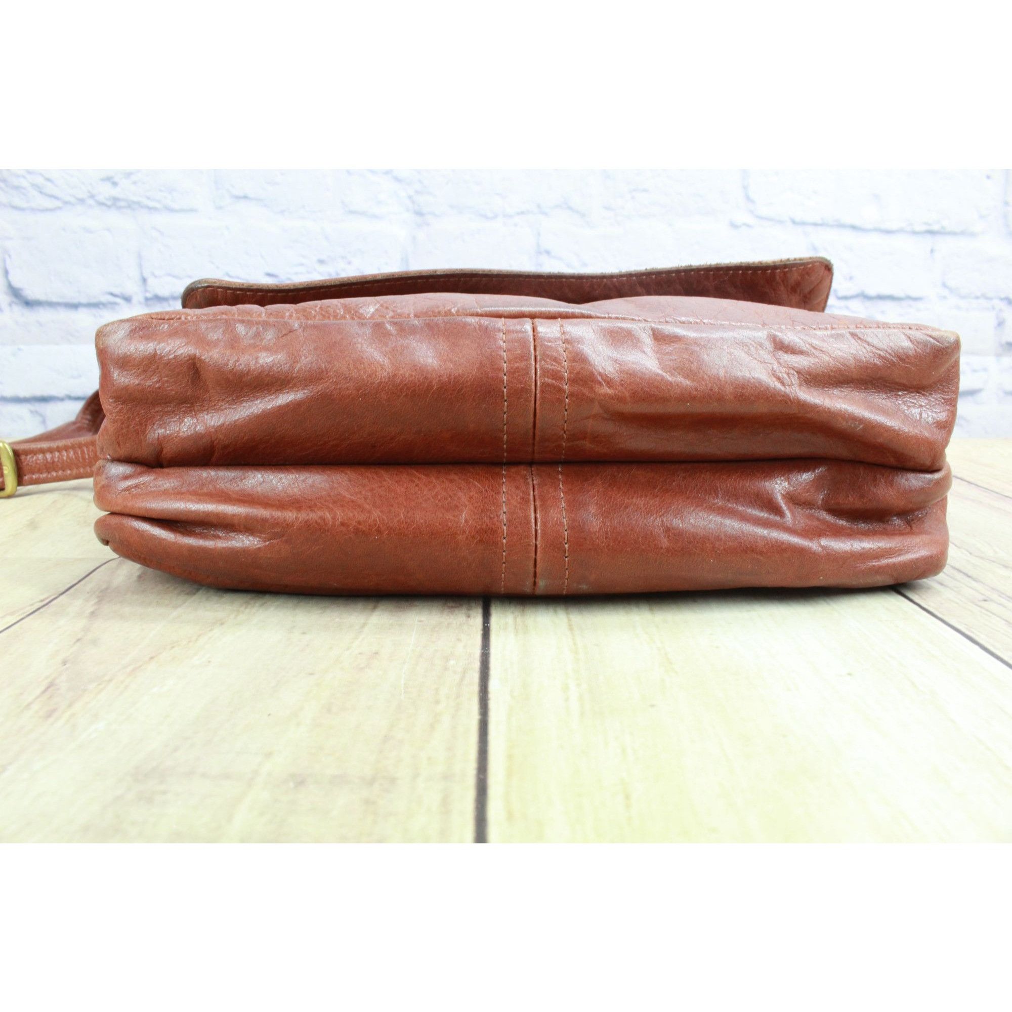 Other Beggar’s Pouch Leather Women's Leather Flap Shoulder Bag Size ONE SIZE - 3 Thumbnail