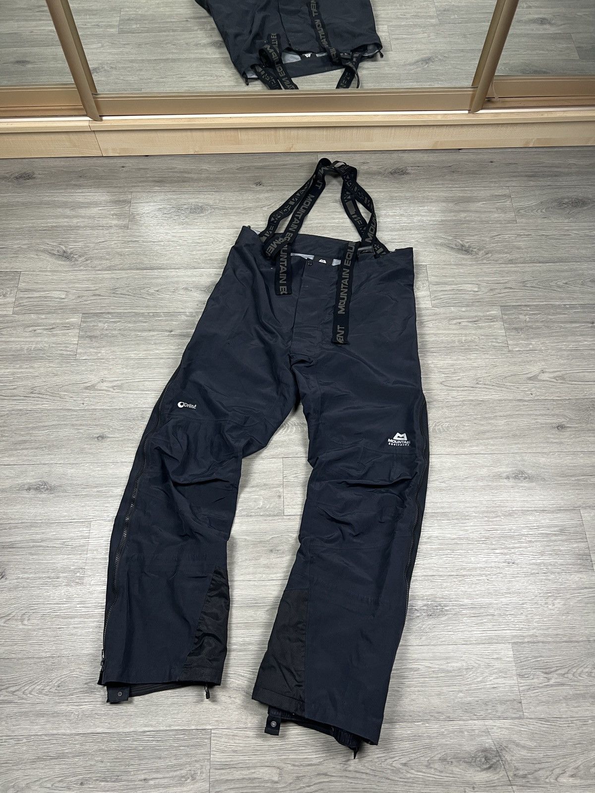 Mountain Equipment Karakoram Mountain Equipment Drilite Men's Pants size 50-52 Size US 34 / EU 50 - 1 Thumbnail